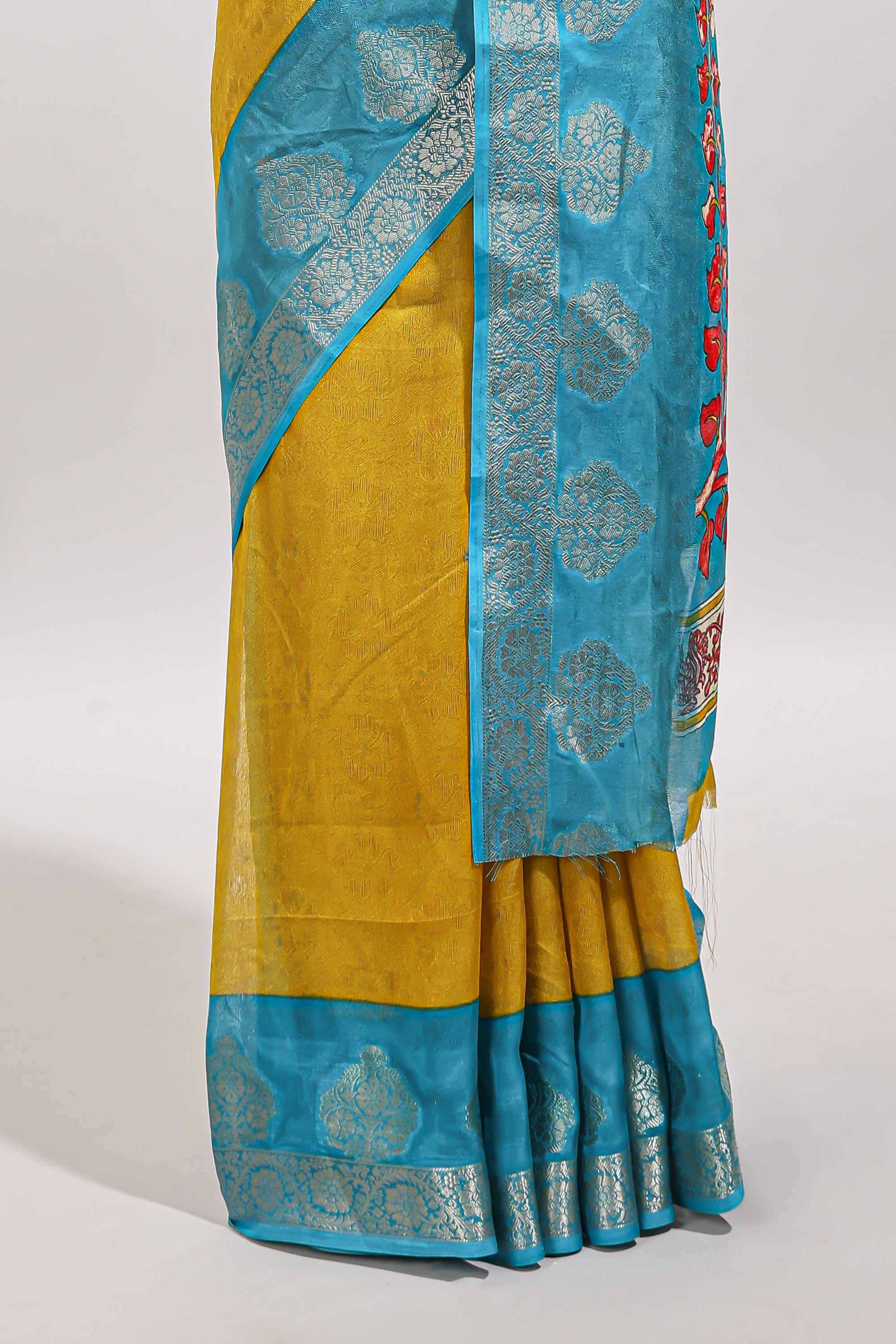 Artistic pallu design