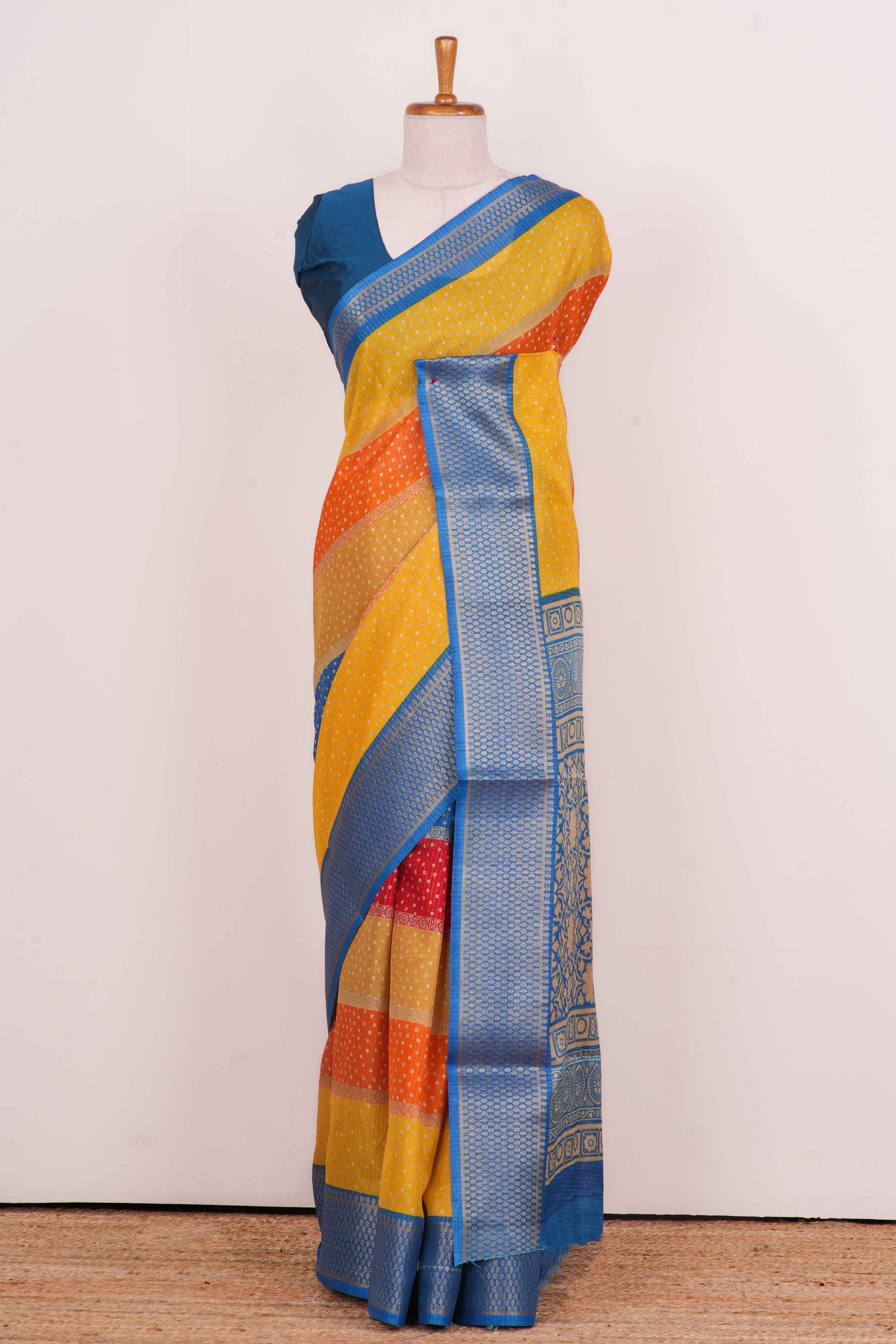 Bandhani floral pallu saree