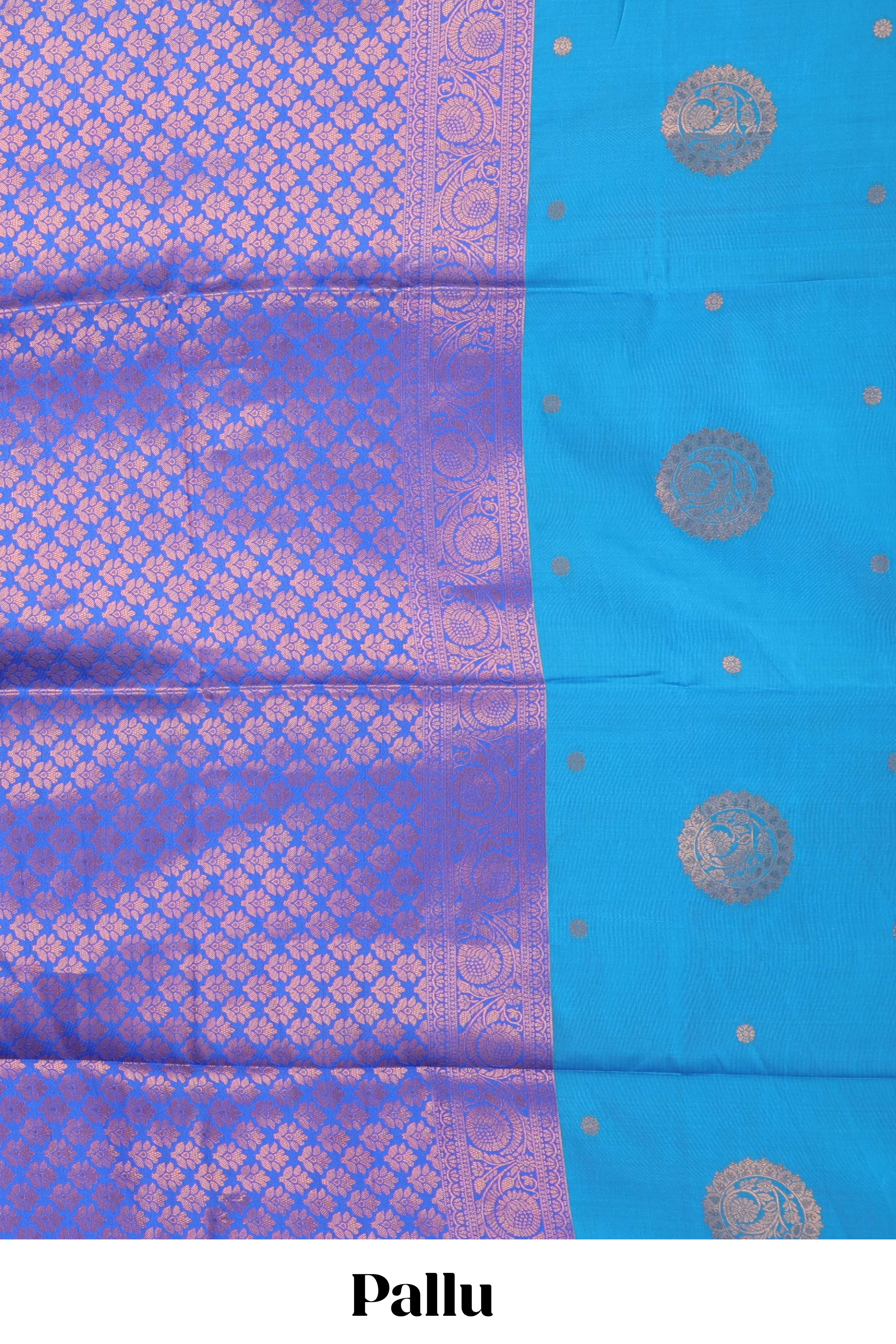 Blue color Ogee design pallu 