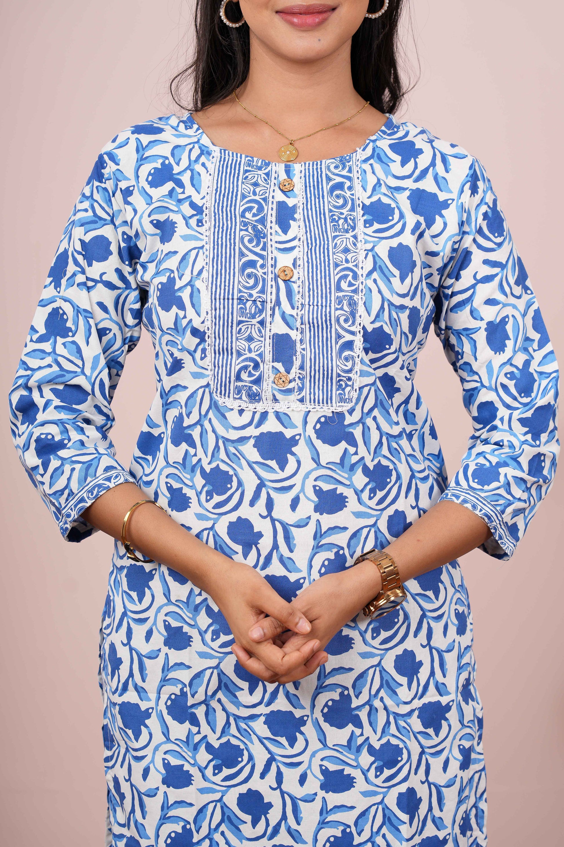 Blue neckline design ethnic suit