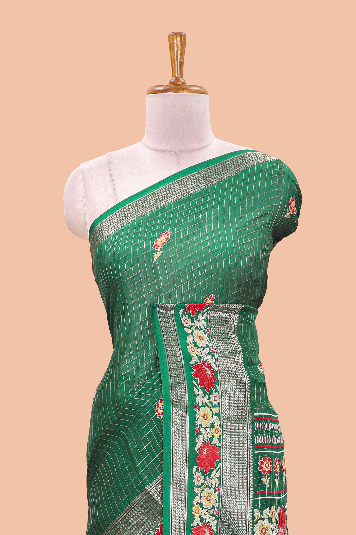 Botanical motif detailing