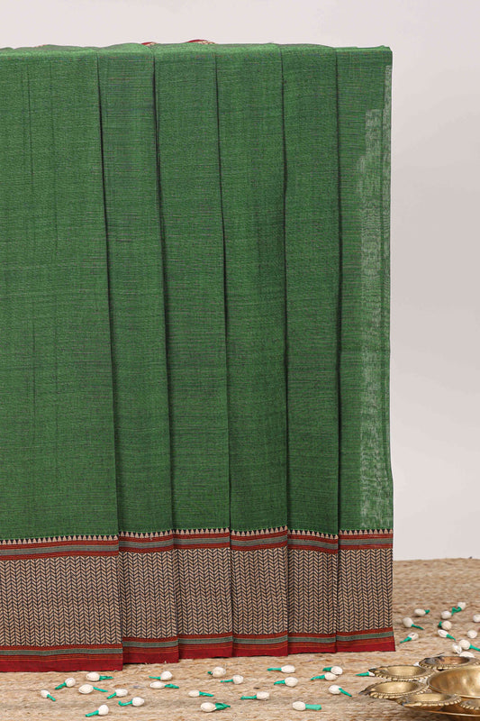 Green plain narayanpet cotton saree with contrast border and striped pallu