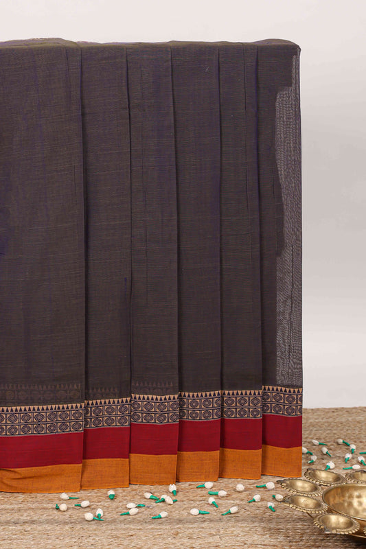 Black plain narayanapet cotton saree with contrast border and striped pallu