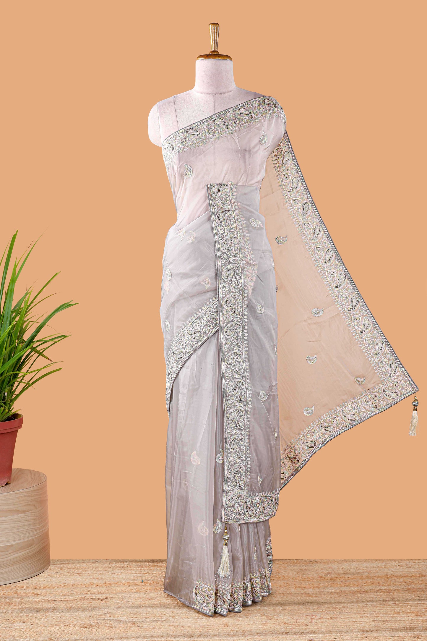 Grey organza crush saree with leaf embroidery design, self pallu and blouse