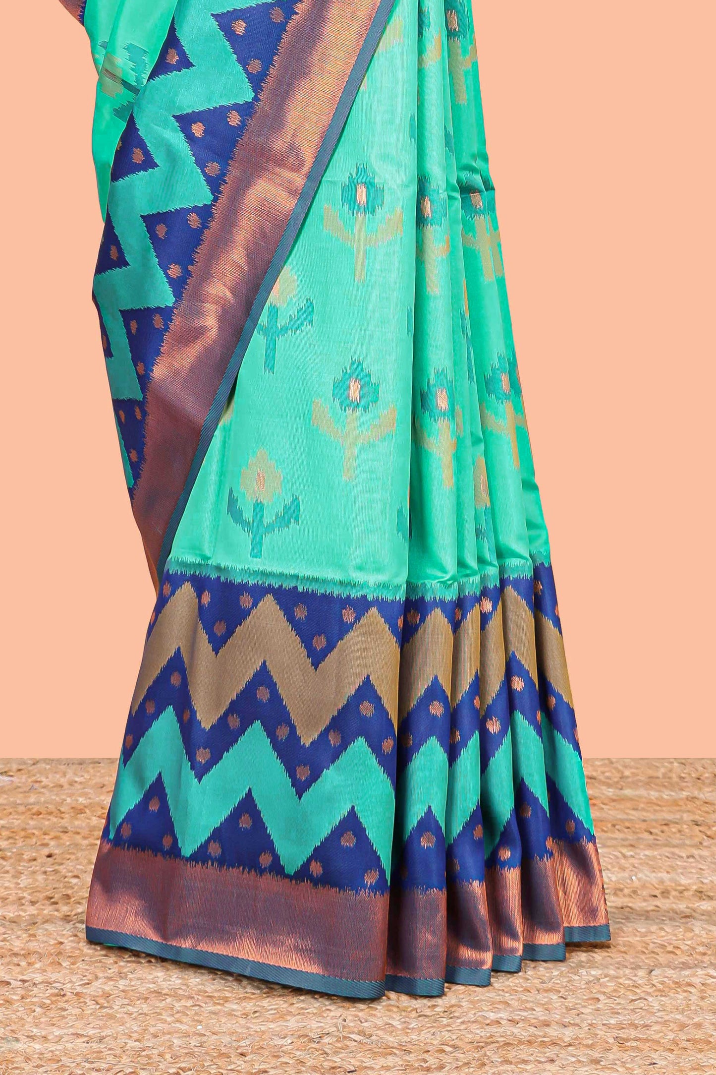 Chevron pattern border 