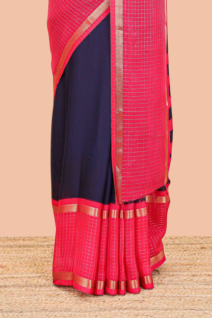 Classic border detailing
