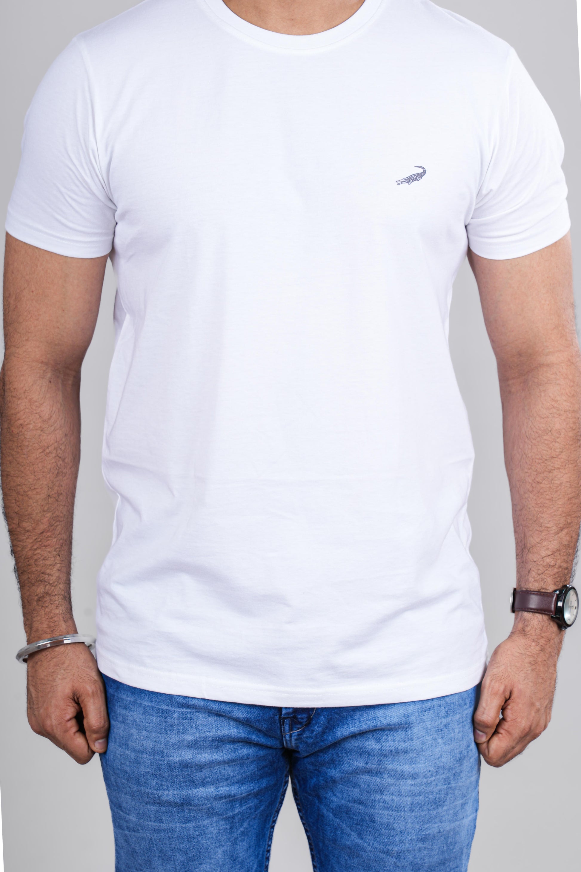 Classic white cotton tshirt