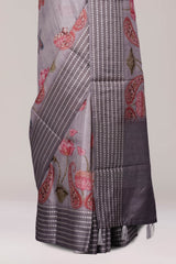 Compact pallu styling
