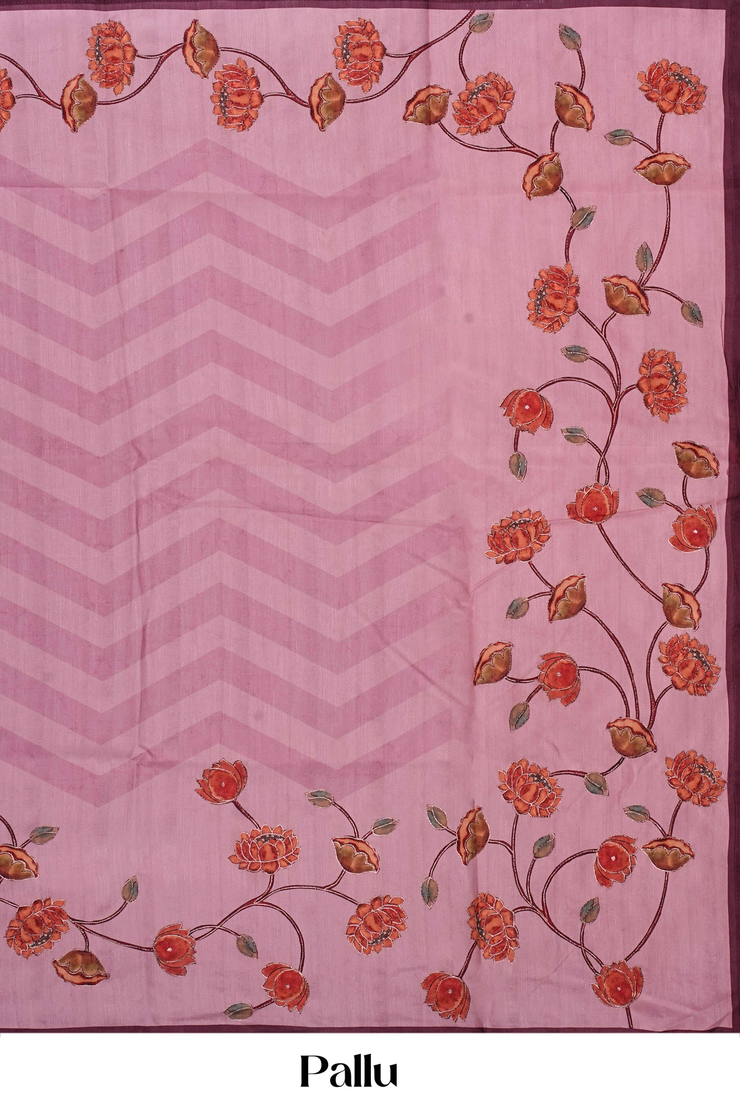 Contrast border accent pallu