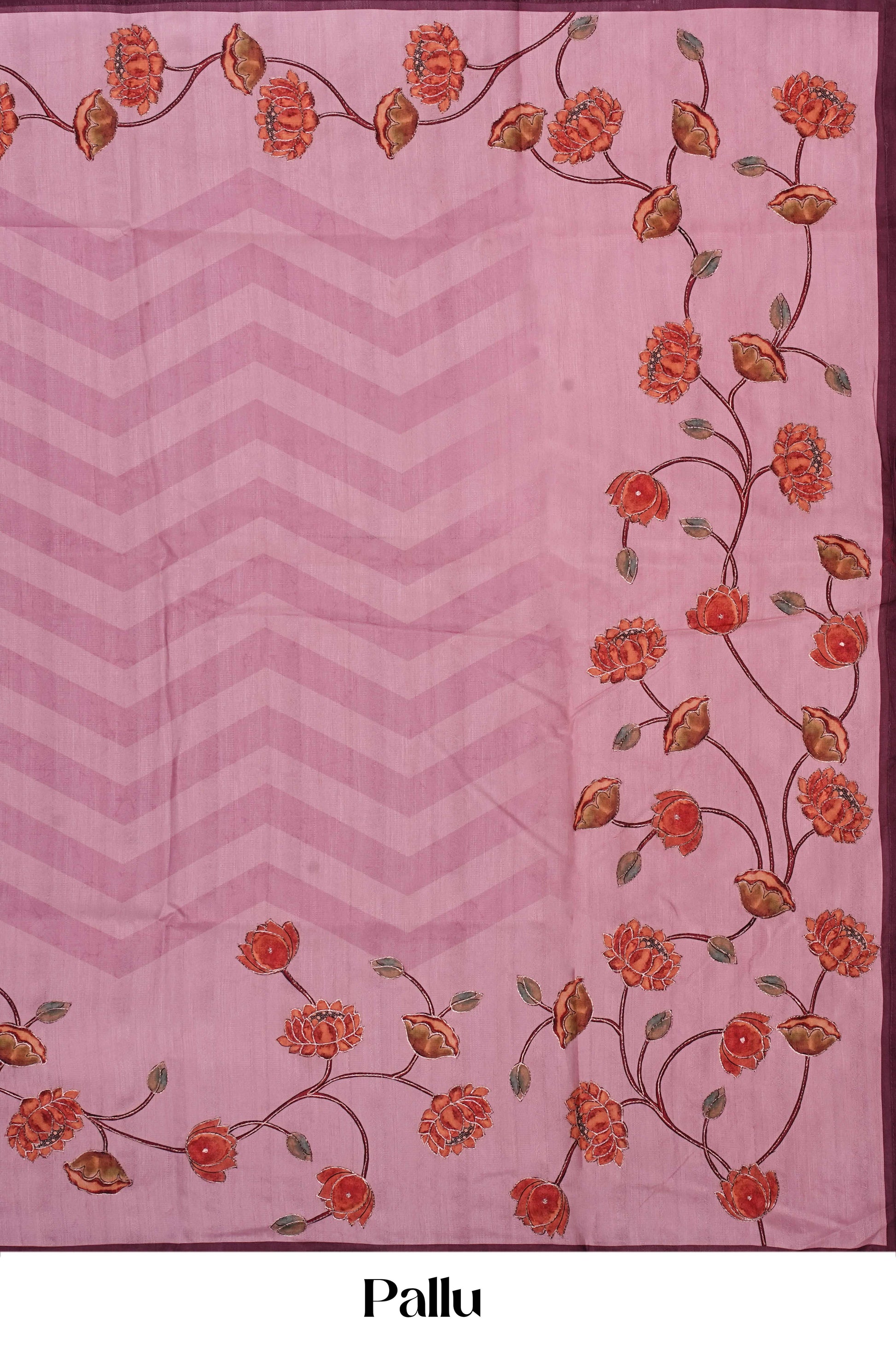 Contrast border accent pallu