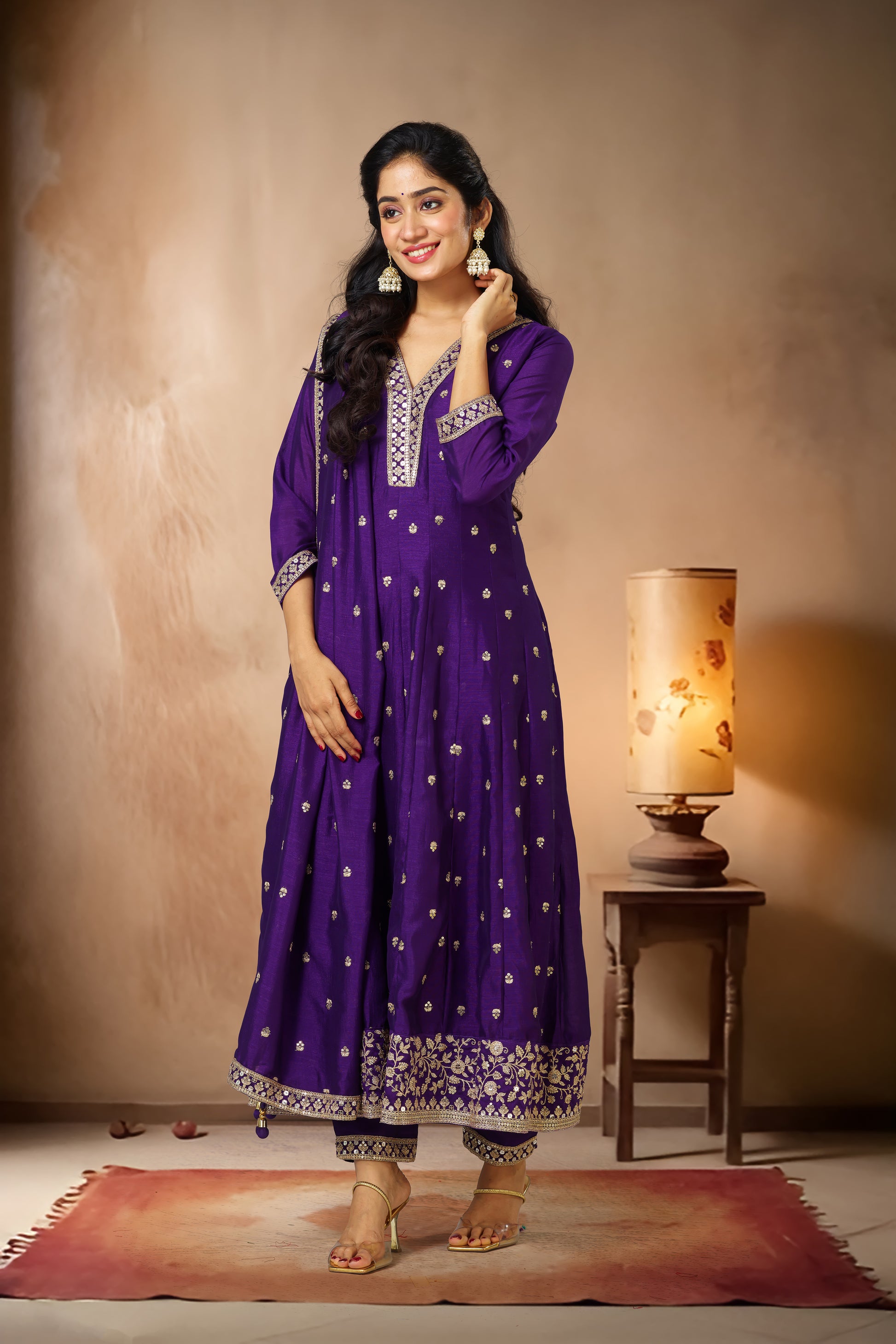 Contrast border festive attire