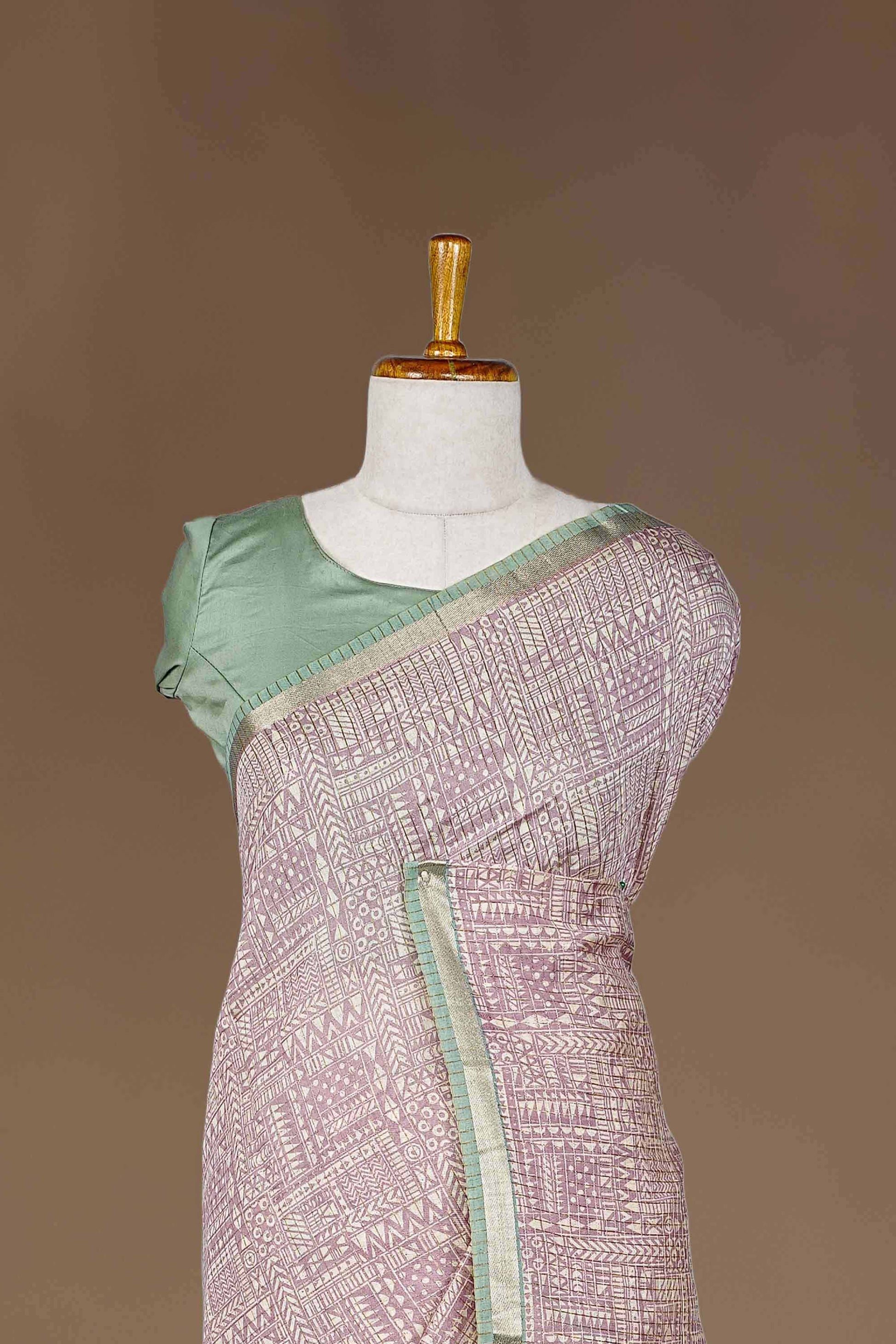  Contrast pallu finish 