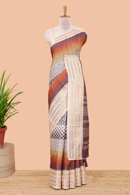 Contrasting pallu styling