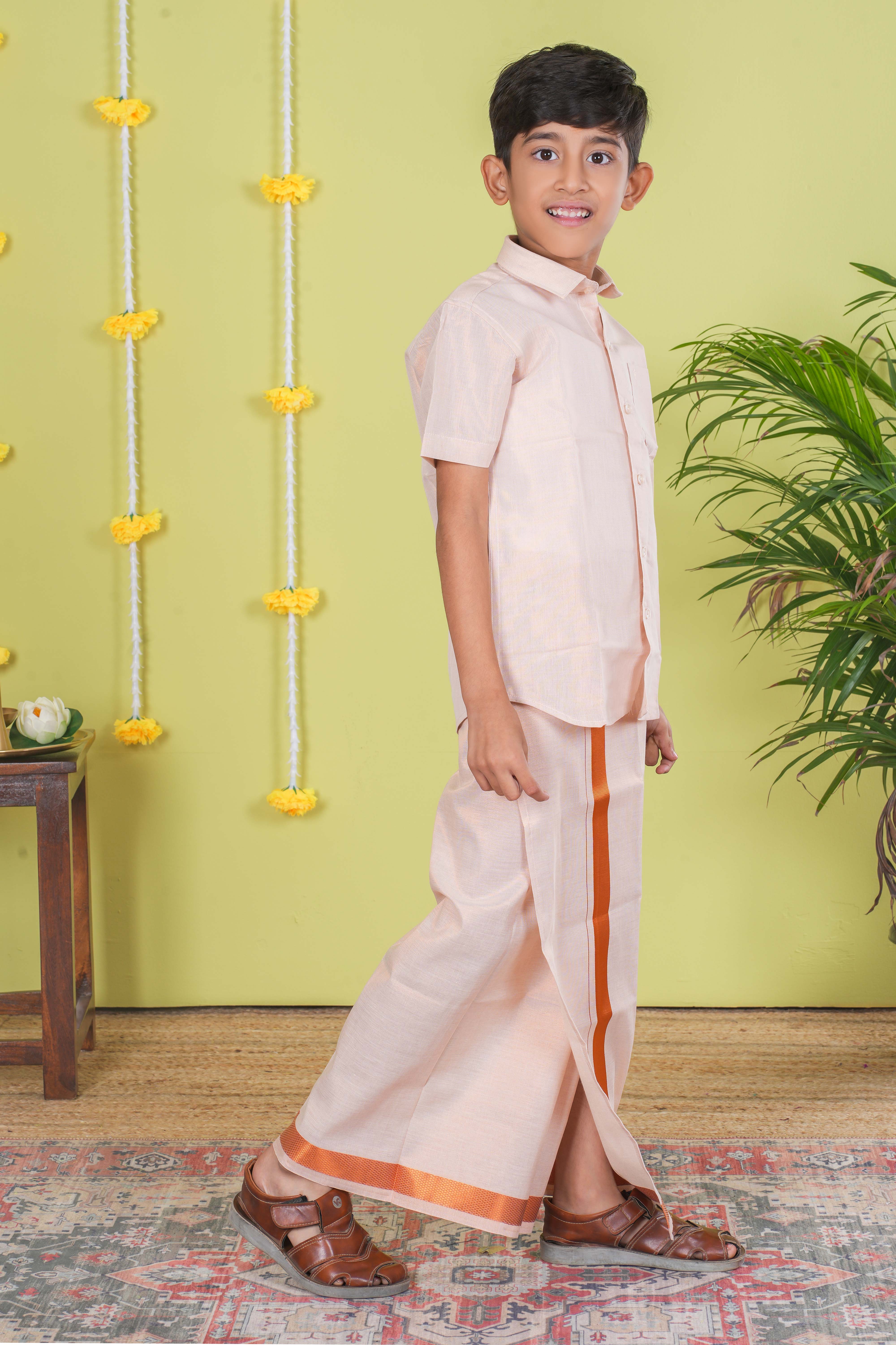 Copper border cultural clothing set
