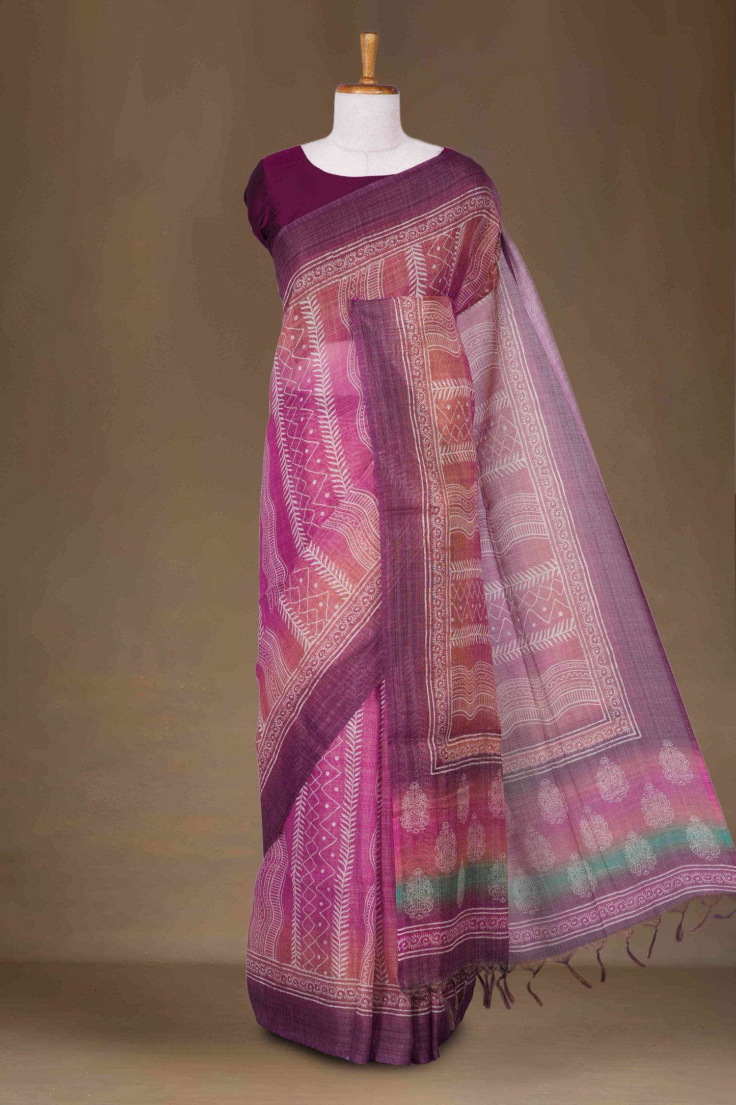 Elegant Pink linen saree design