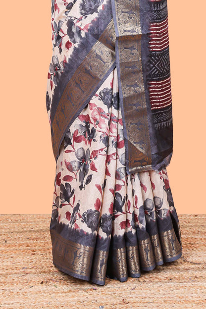 Elegant border detailing