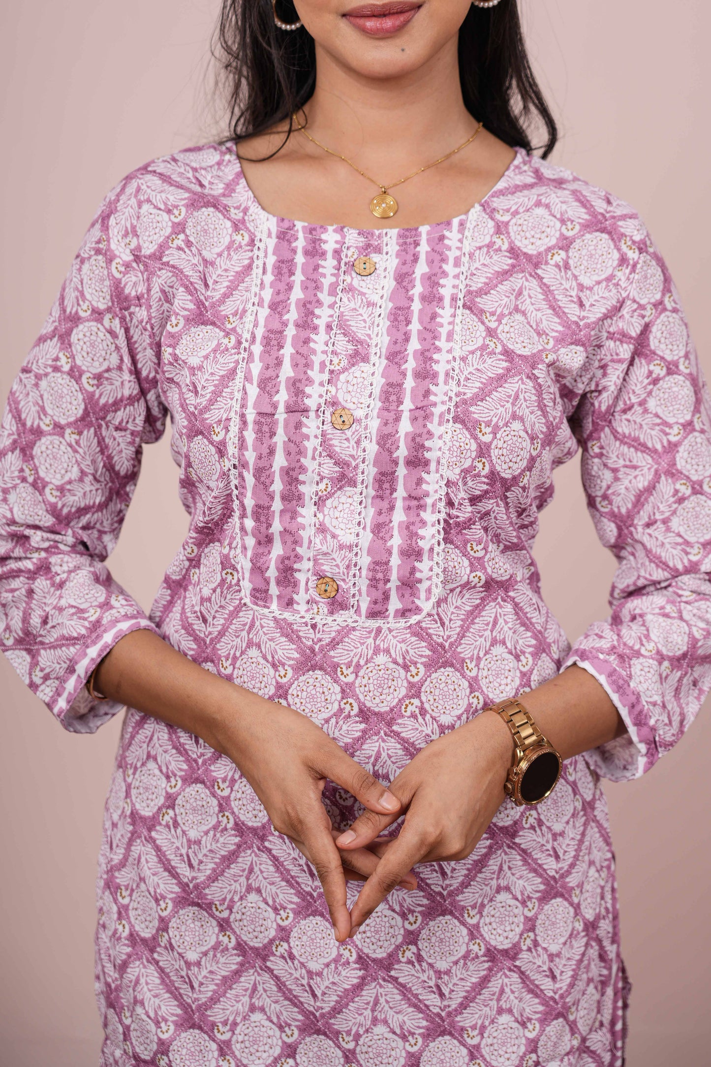Ethnic neckline design suit