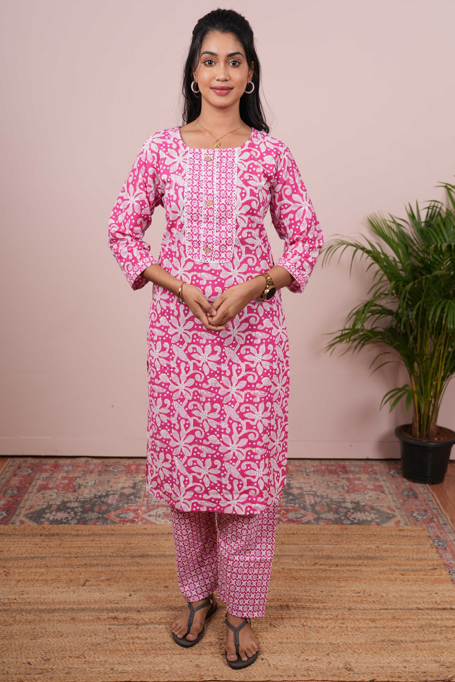 Ethnic printed suit with neckline detail