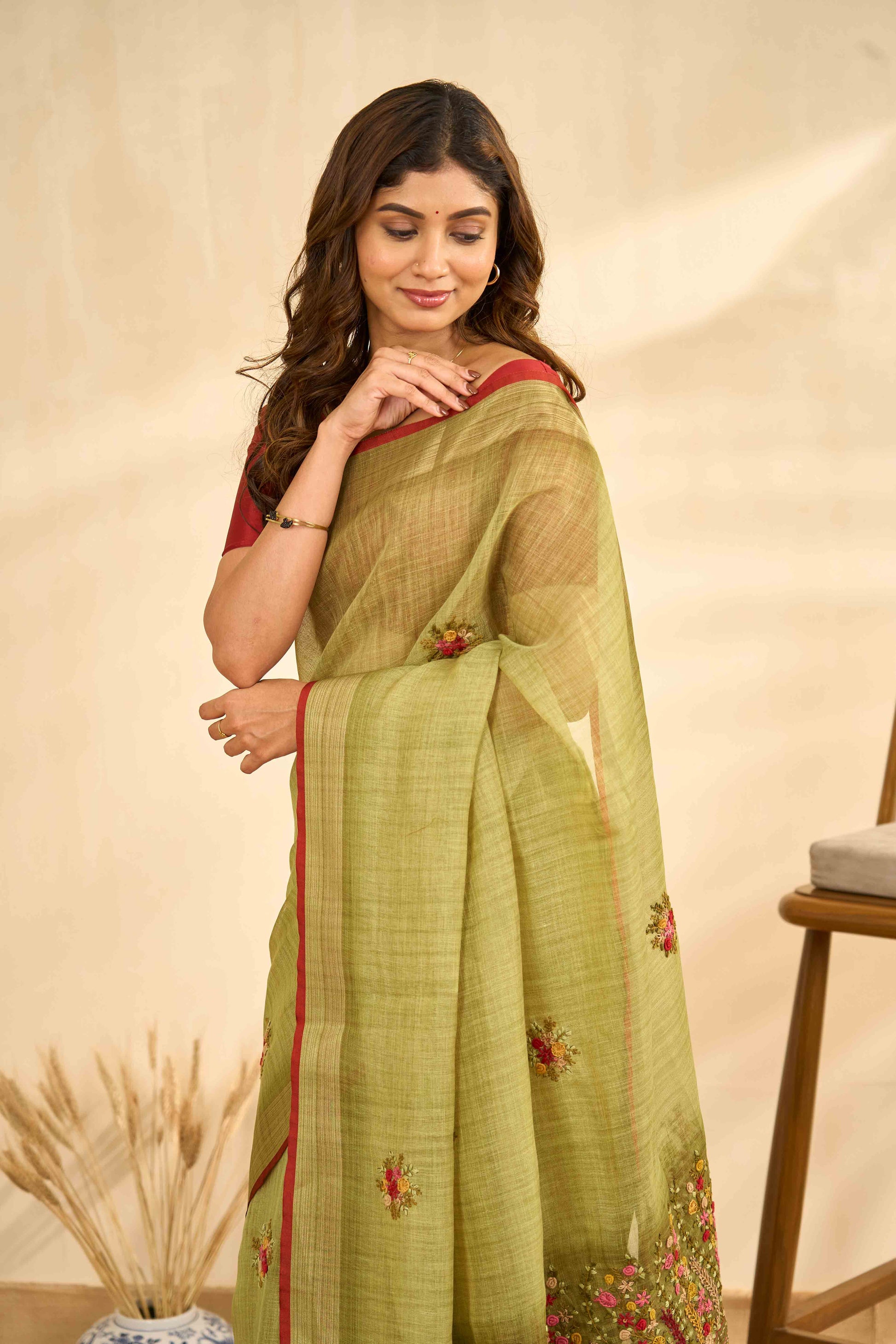 Floral French knot linen saree