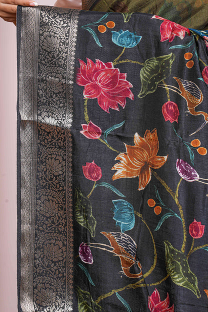 Floral patterned fabric 