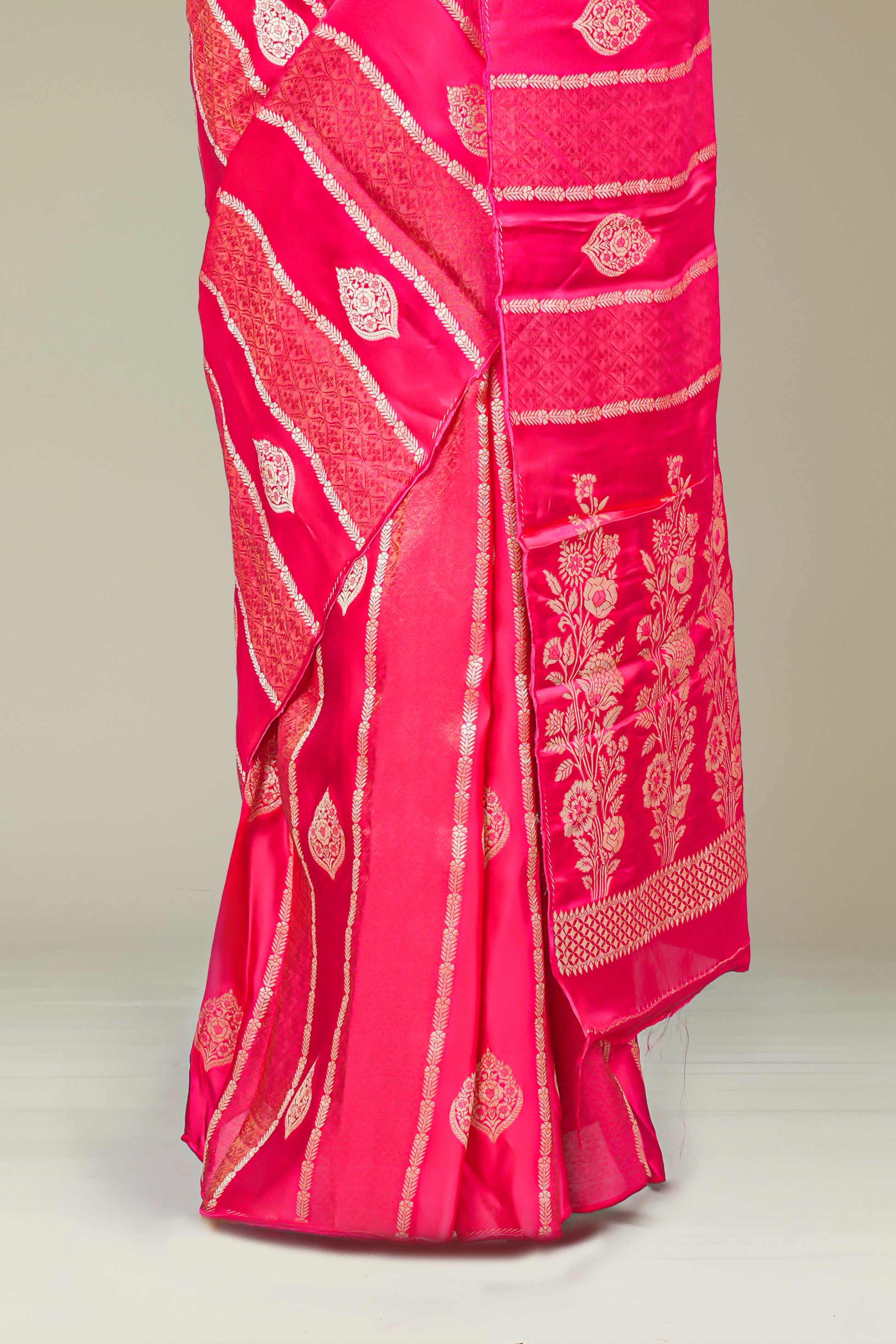 Floral woven pallu