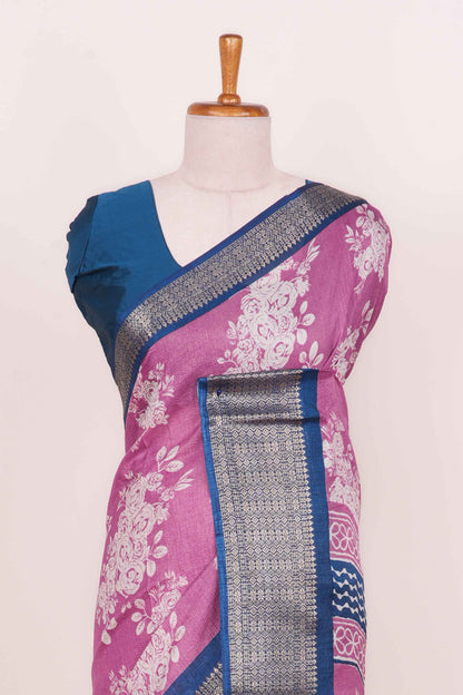 Flowy smooth surface saree