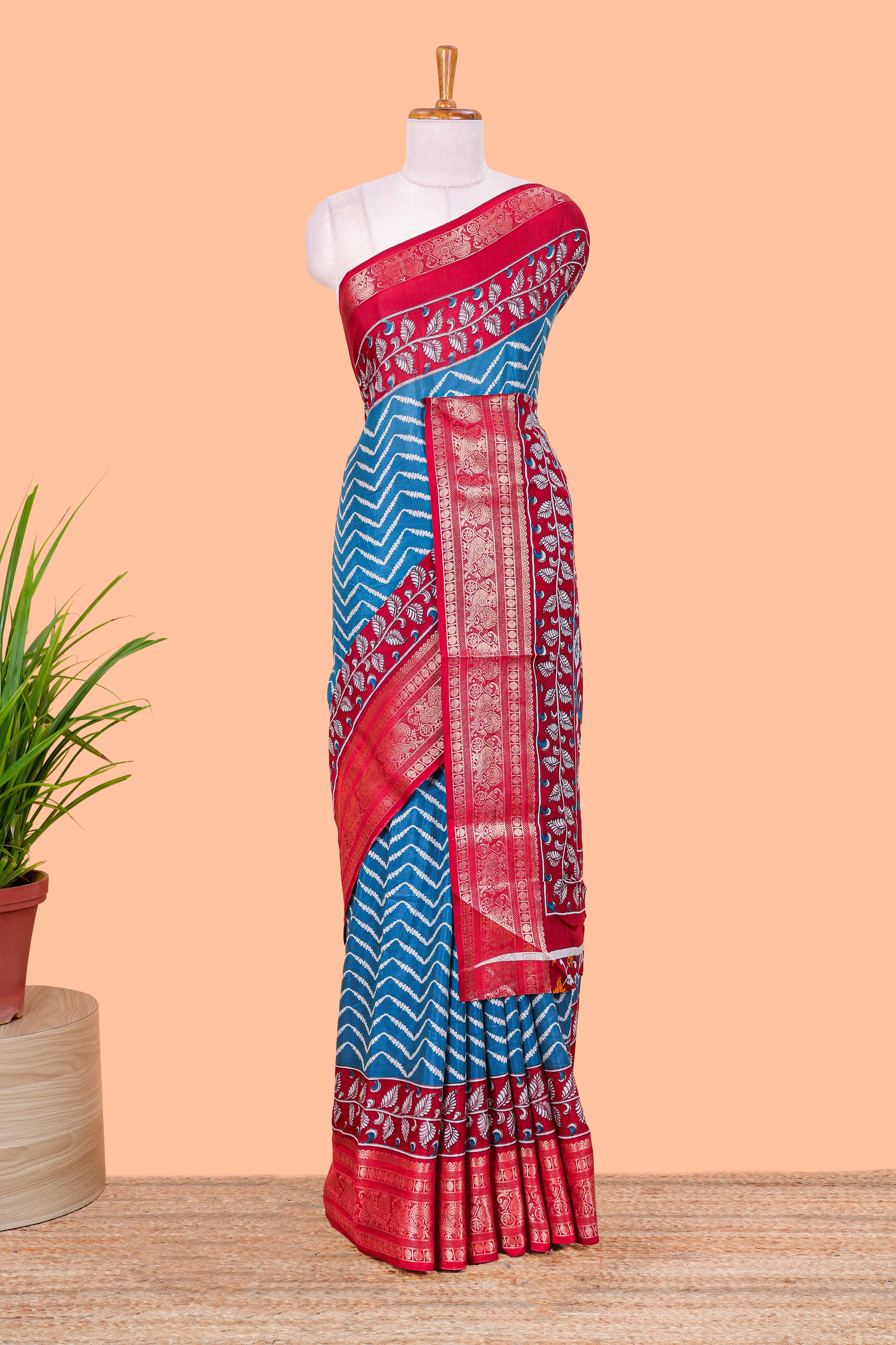 Geometric jacquard pattern