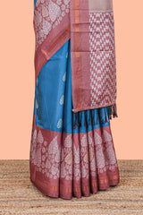 Geometric pallu pattern