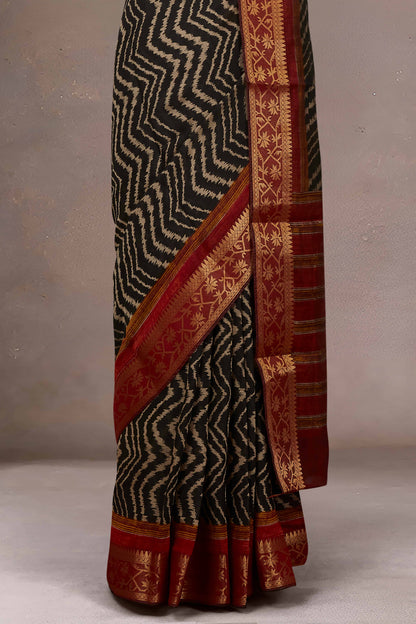Graceful festive wear
