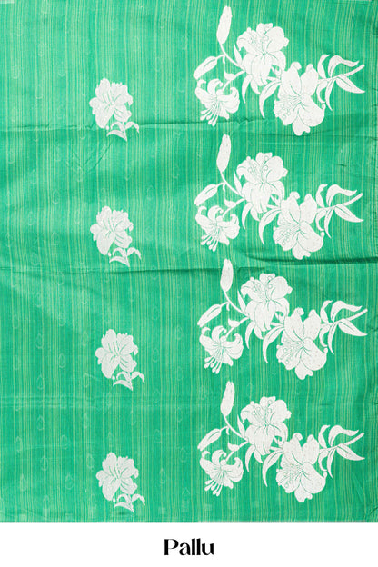 Graceful green traditional drape 