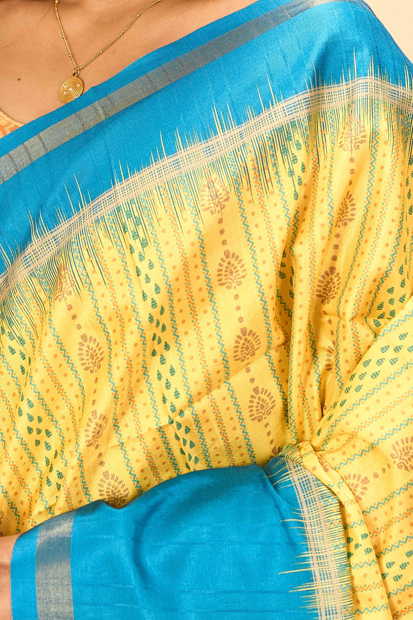  Graceful yellow drape