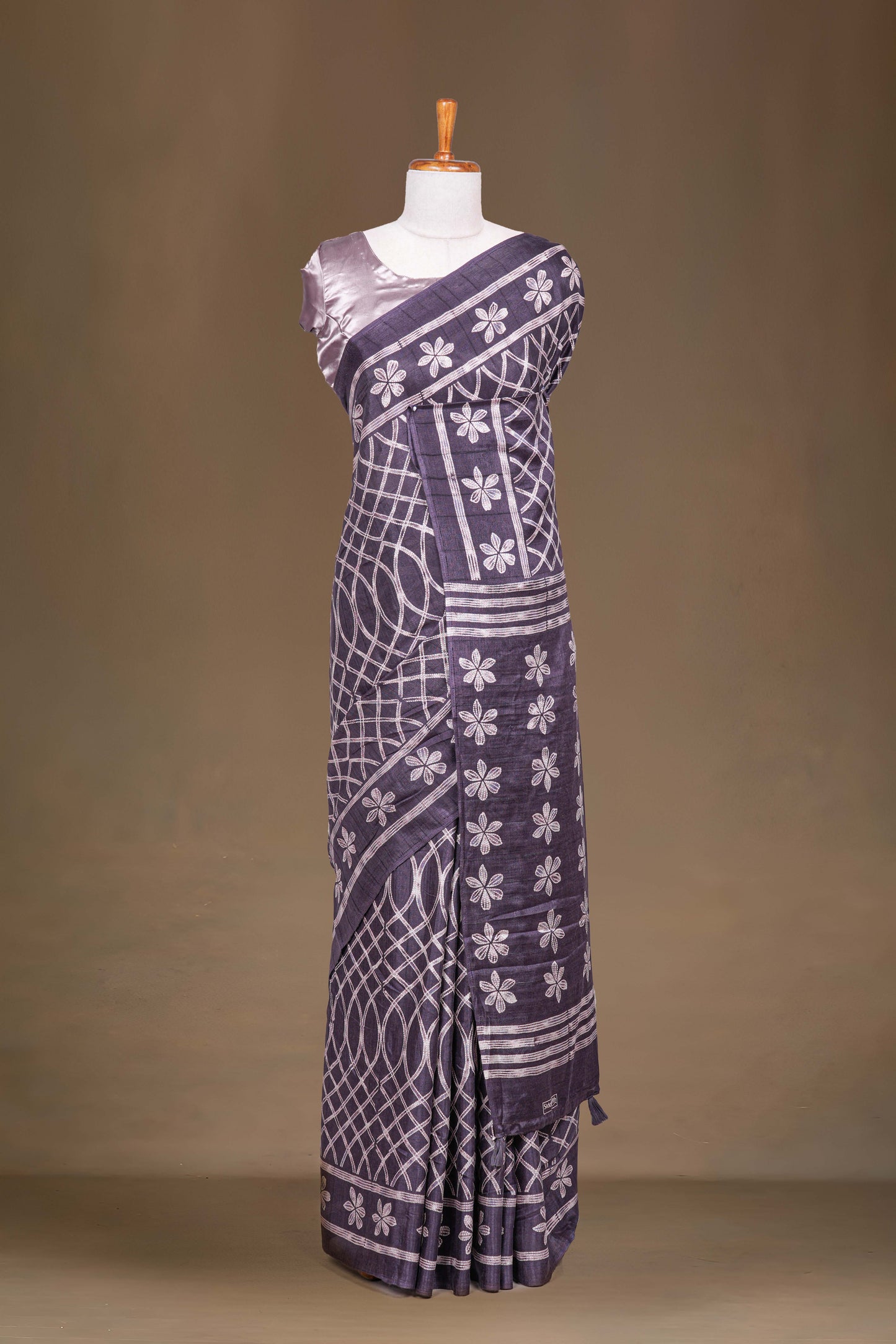Grape geometric floral saree
