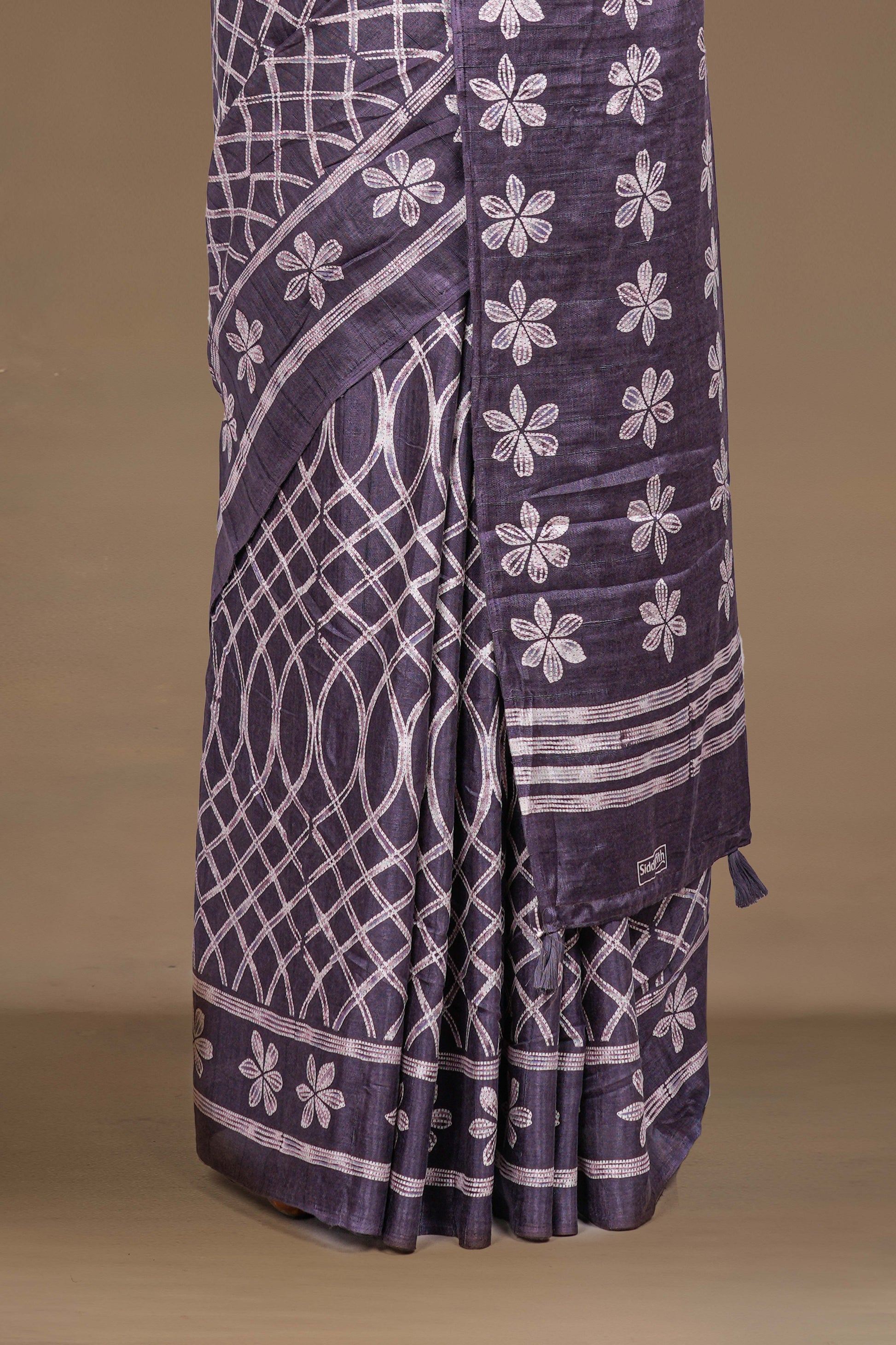 Grape structured blouse saree