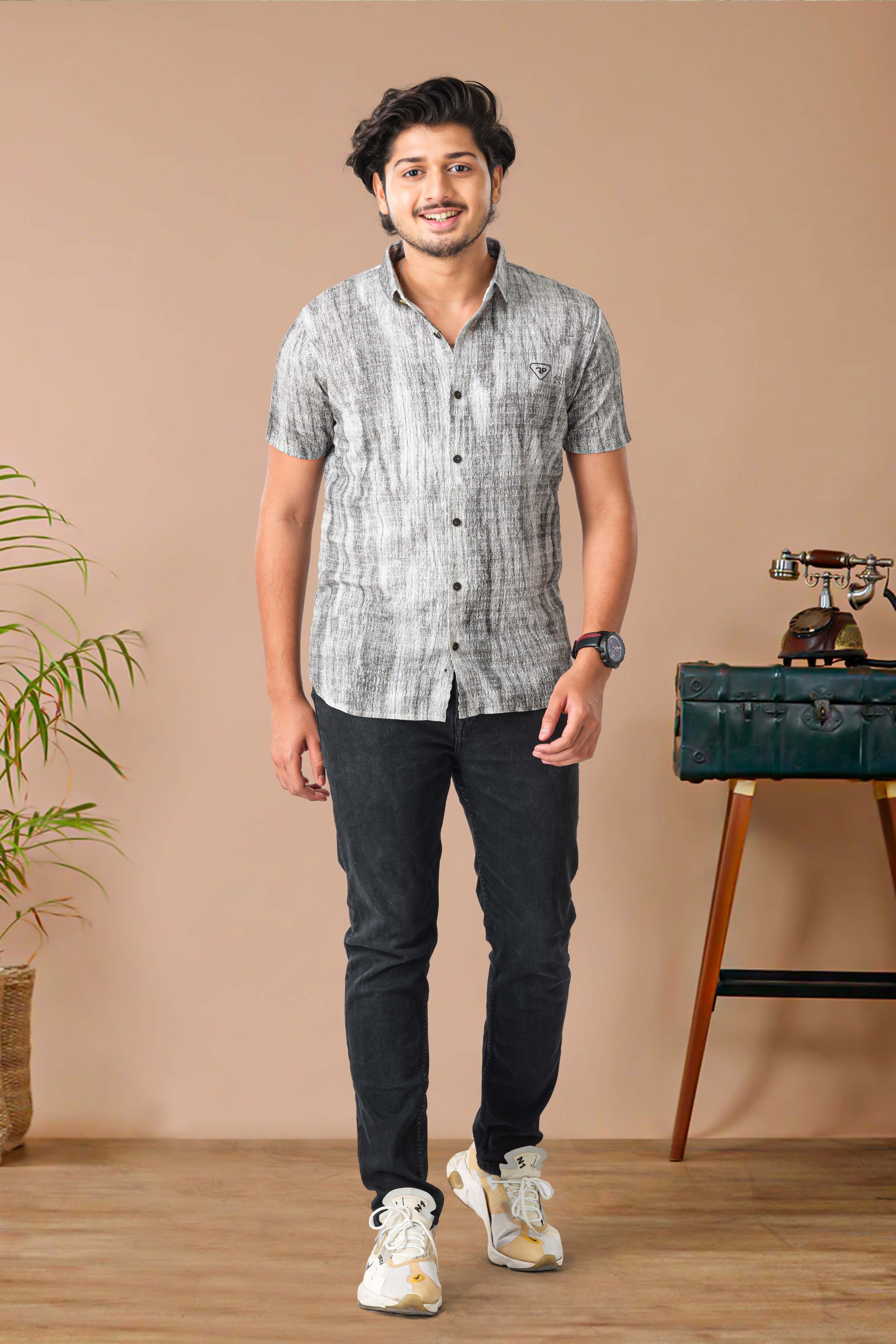 Graphic abstract fashion shirt
