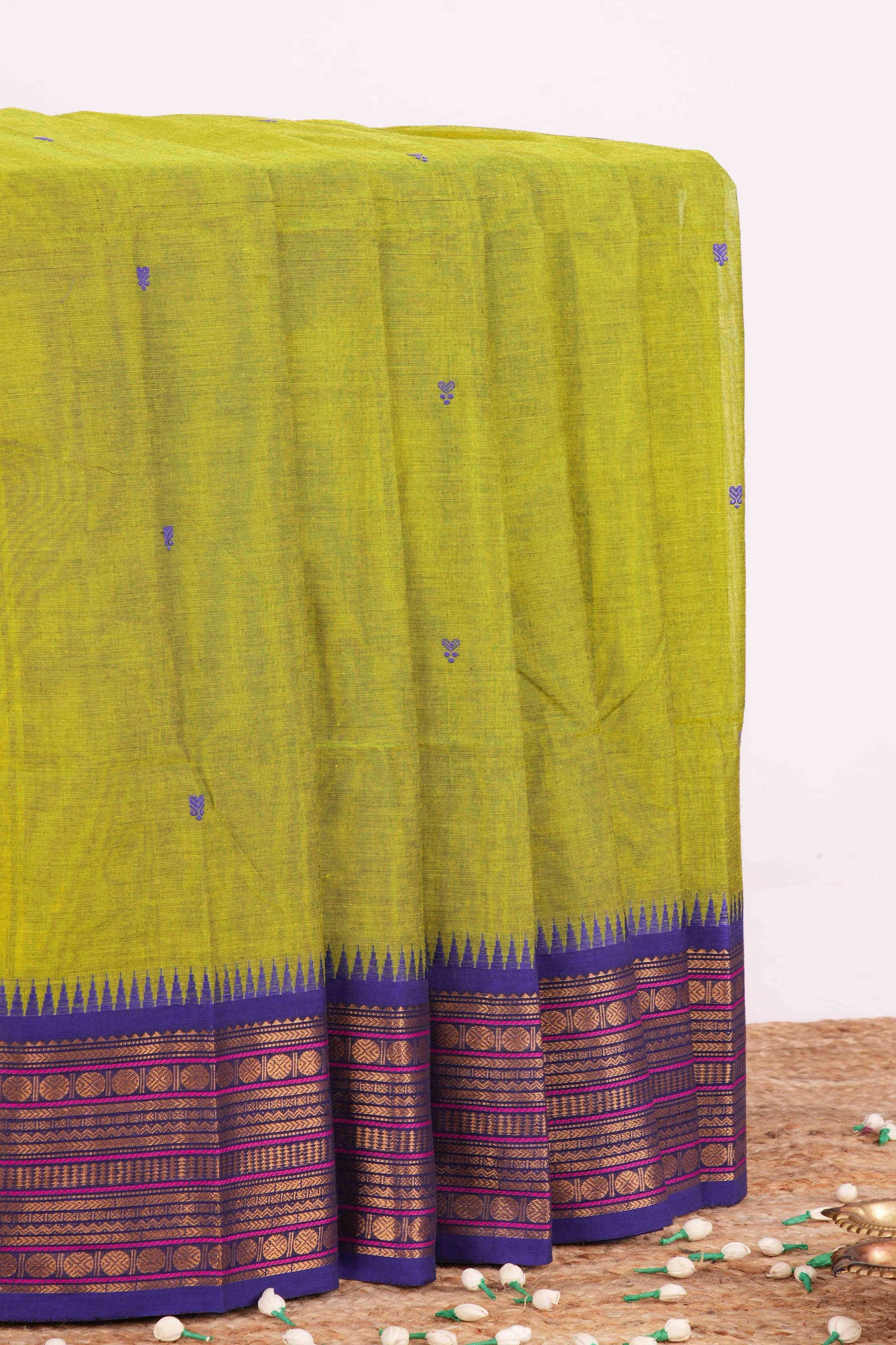 Green butta design Chirala cotton saree with zari border