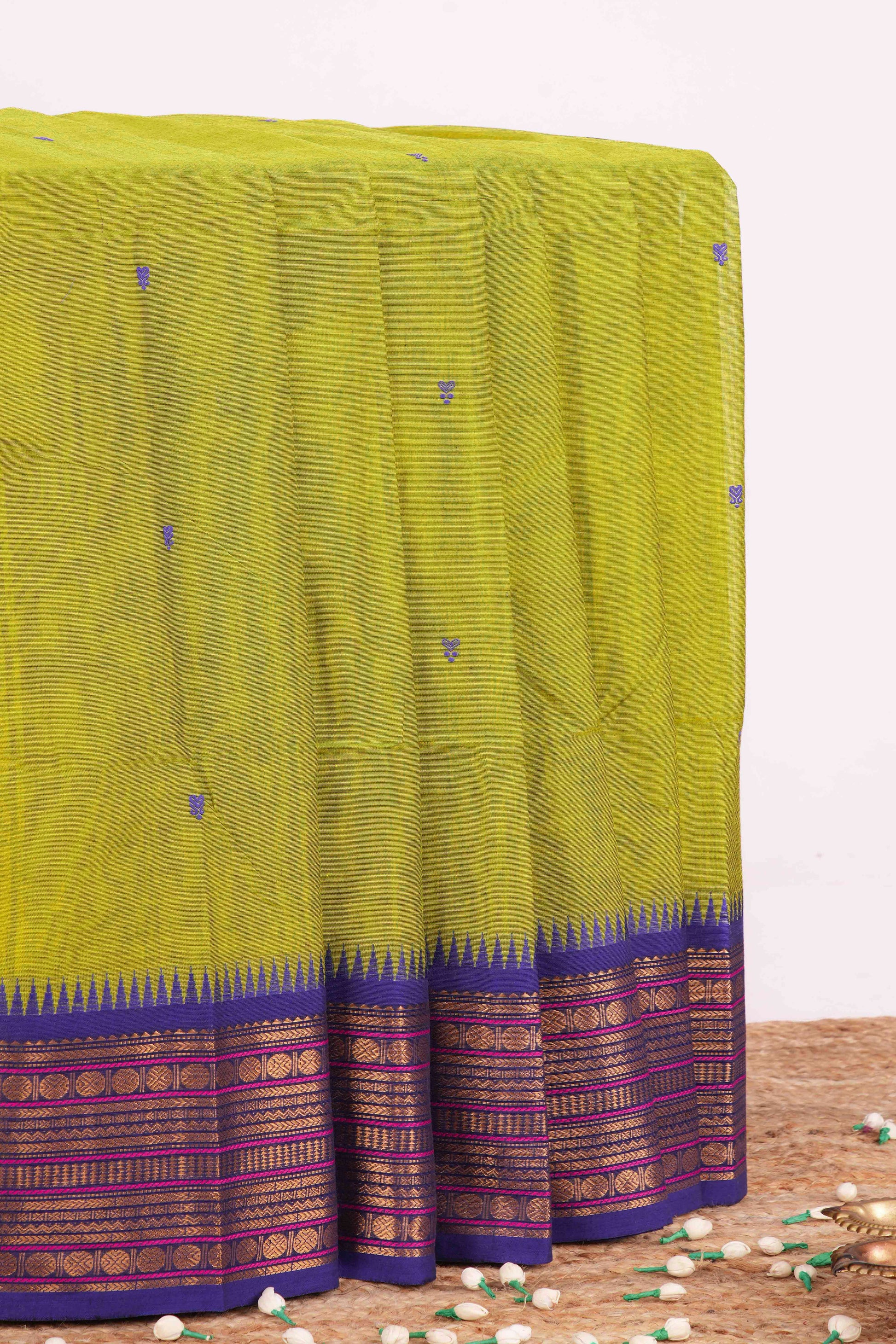 Green butta design Chirala cotton saree with zari border