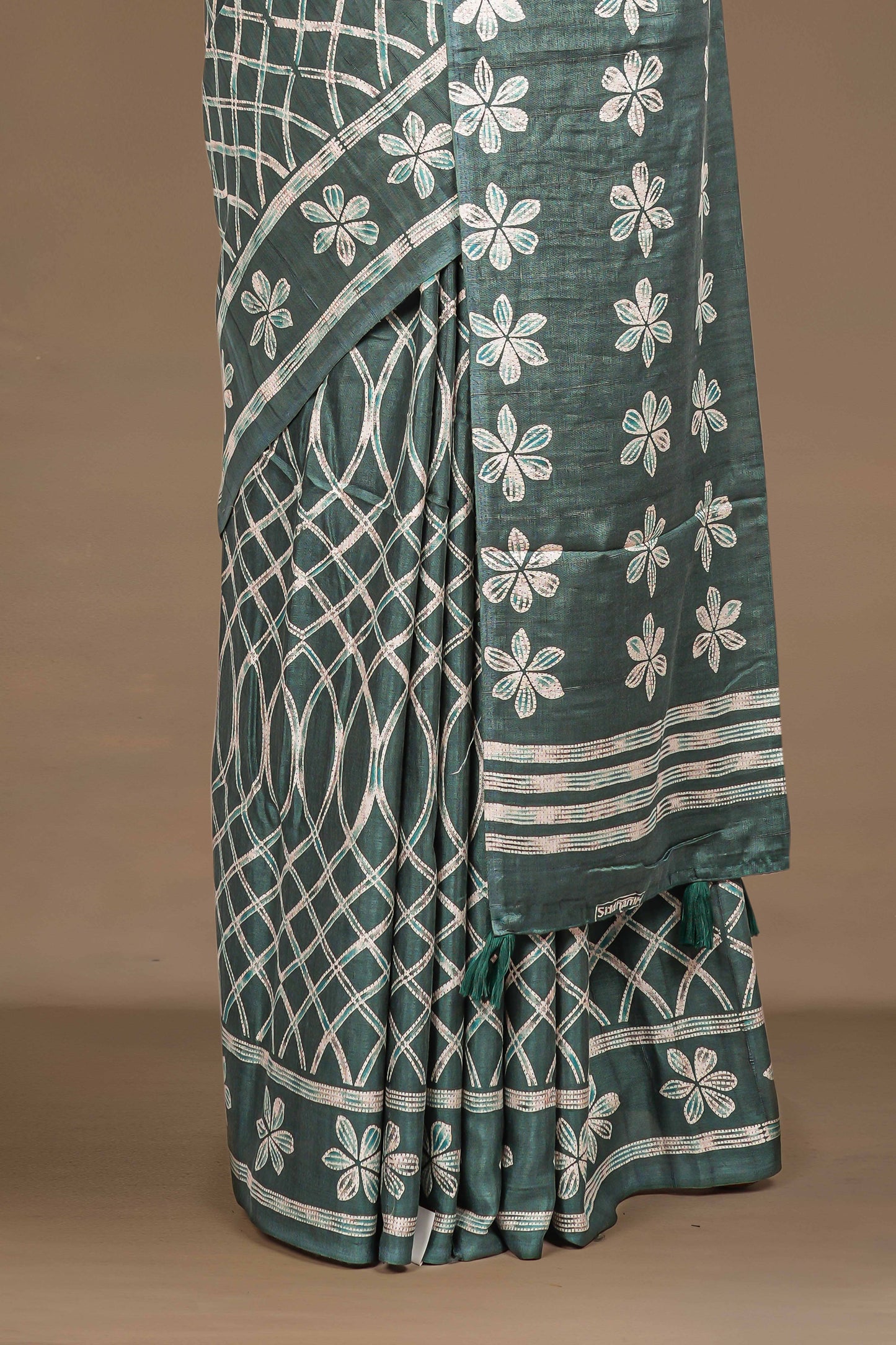 Green ethnic linen saree