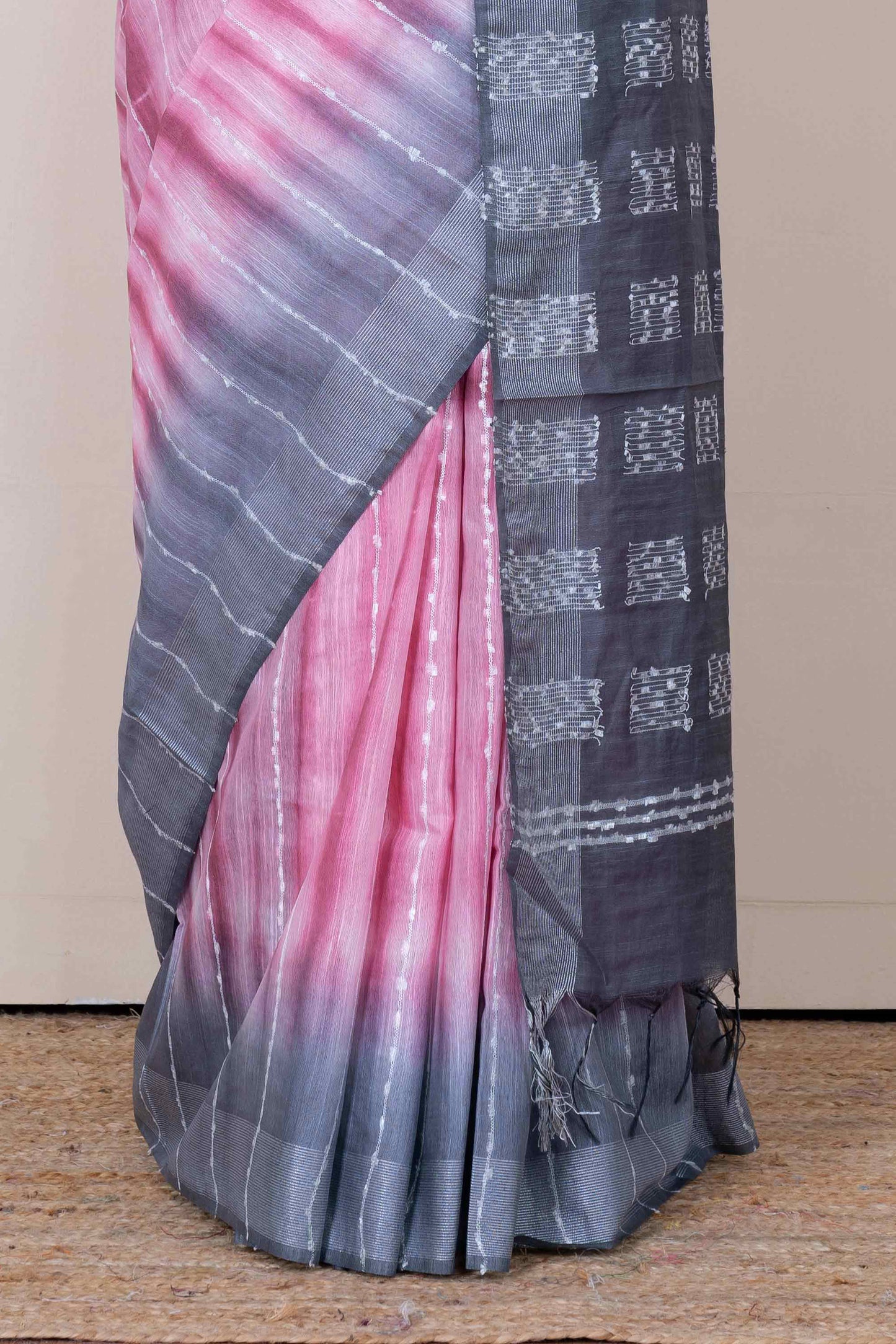 Grey contrast border