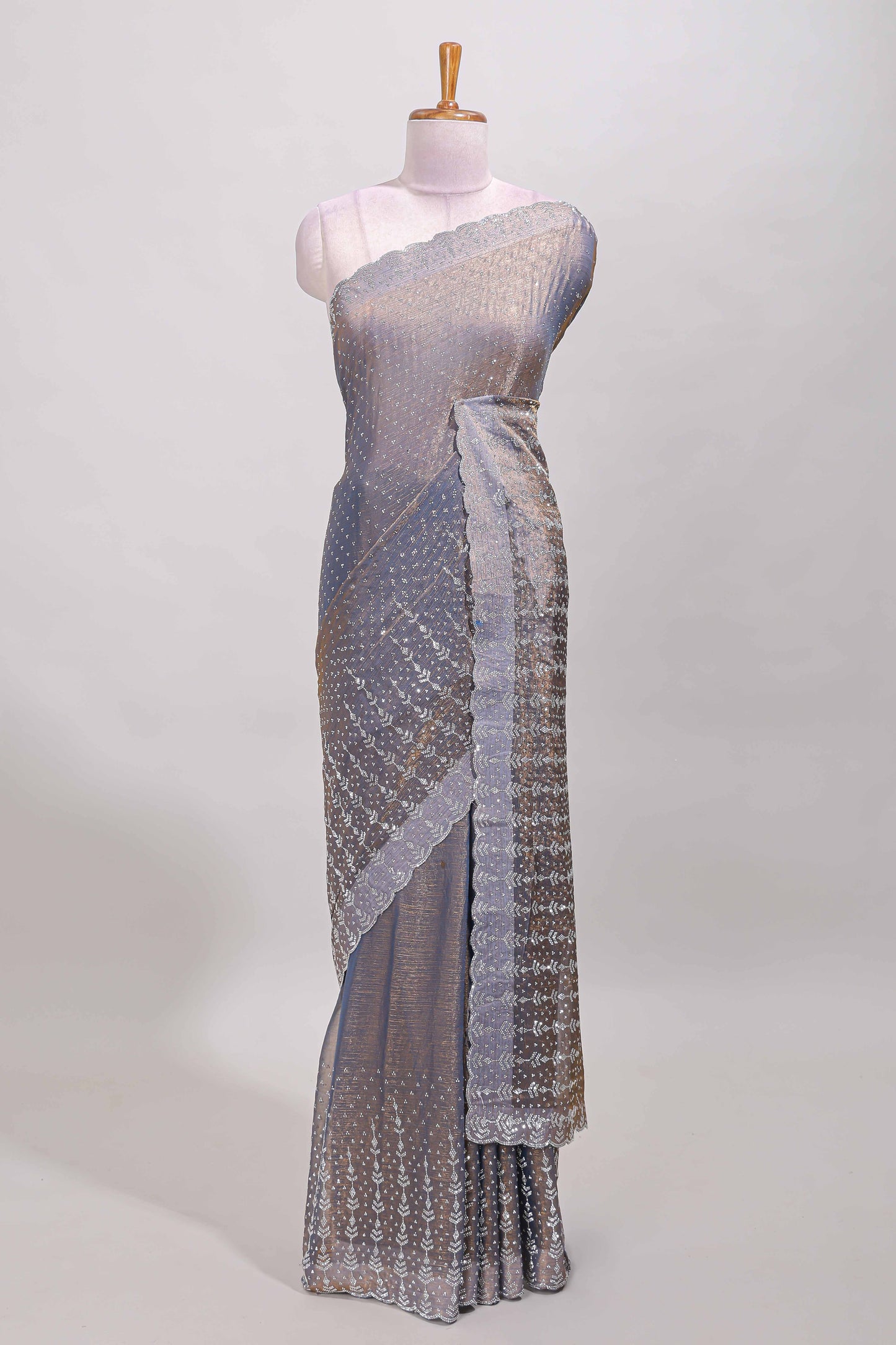 Grey scallop border saree