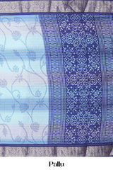 Highlight pallu contrast