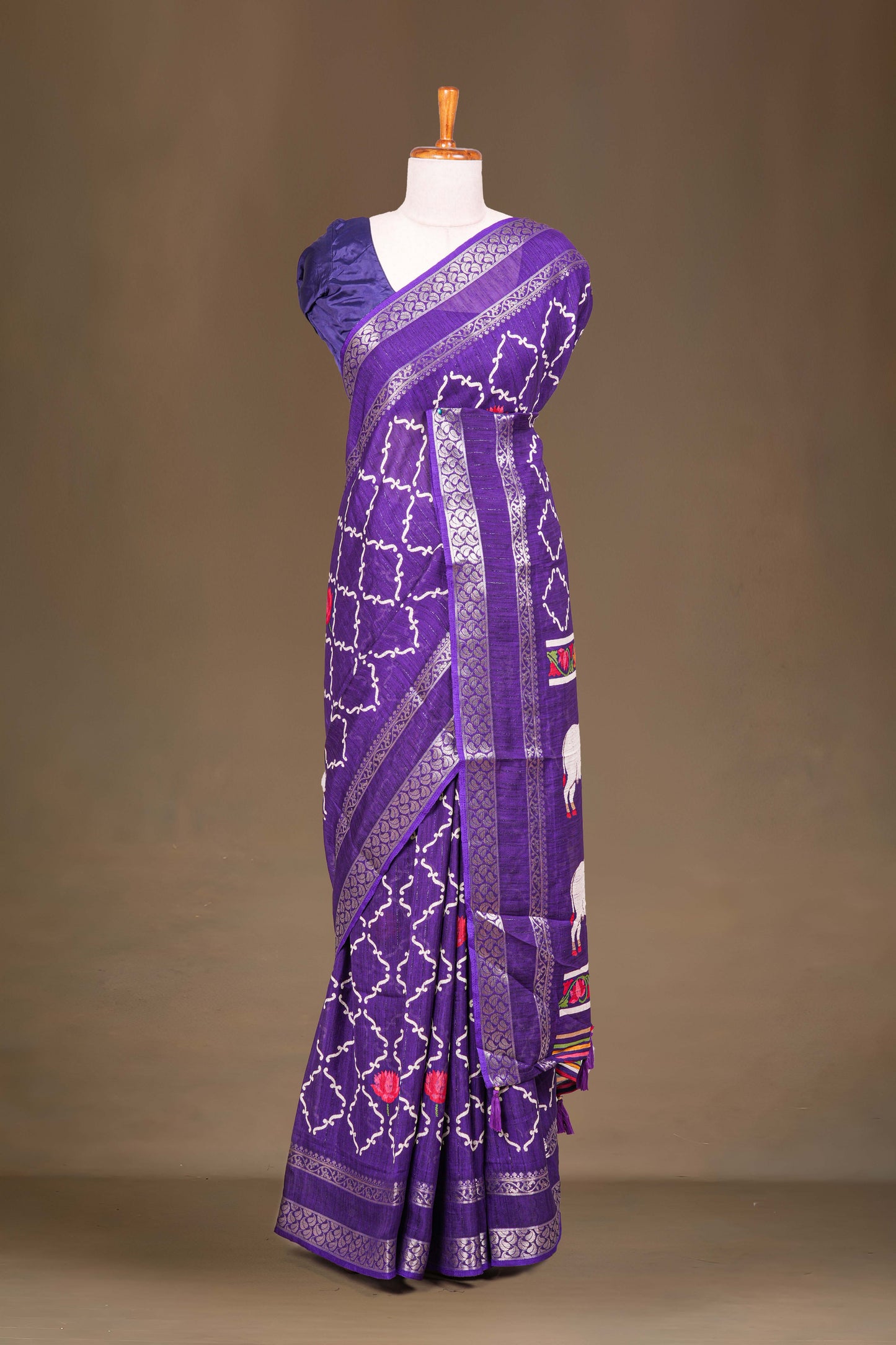 Jaali lotus motifs