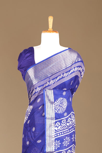 Jacquard border detailing