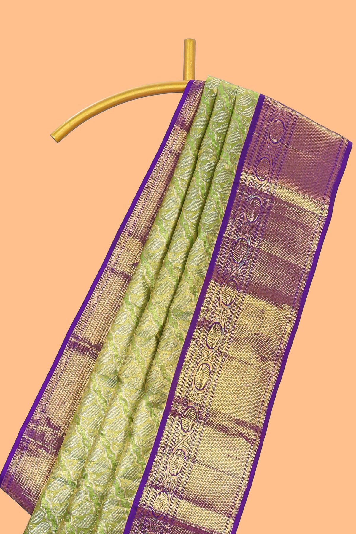 Parrot green paisley pattern Kanchipuram traditional silk saree with contrast zari border and zari pallu comes with blouse