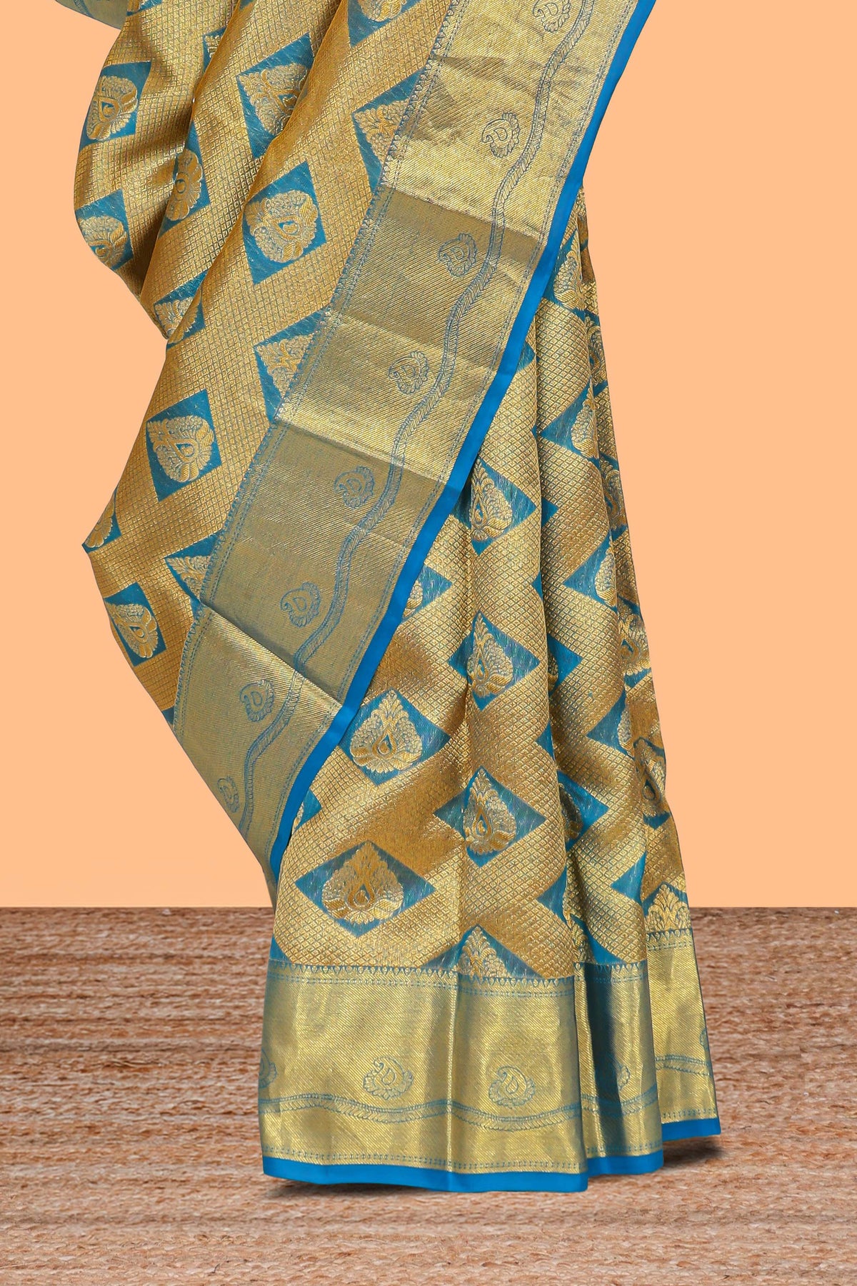 Blue Geometric and butta designed Kanchipuram silk saree with self zari border and zari work pallu comes with matching blouse