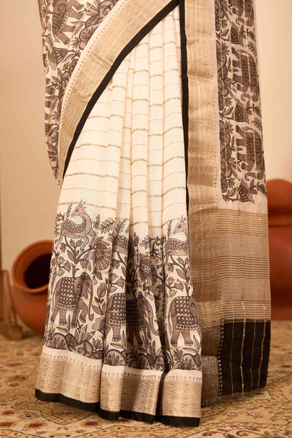 Kalamkari print accents with gold zari borers