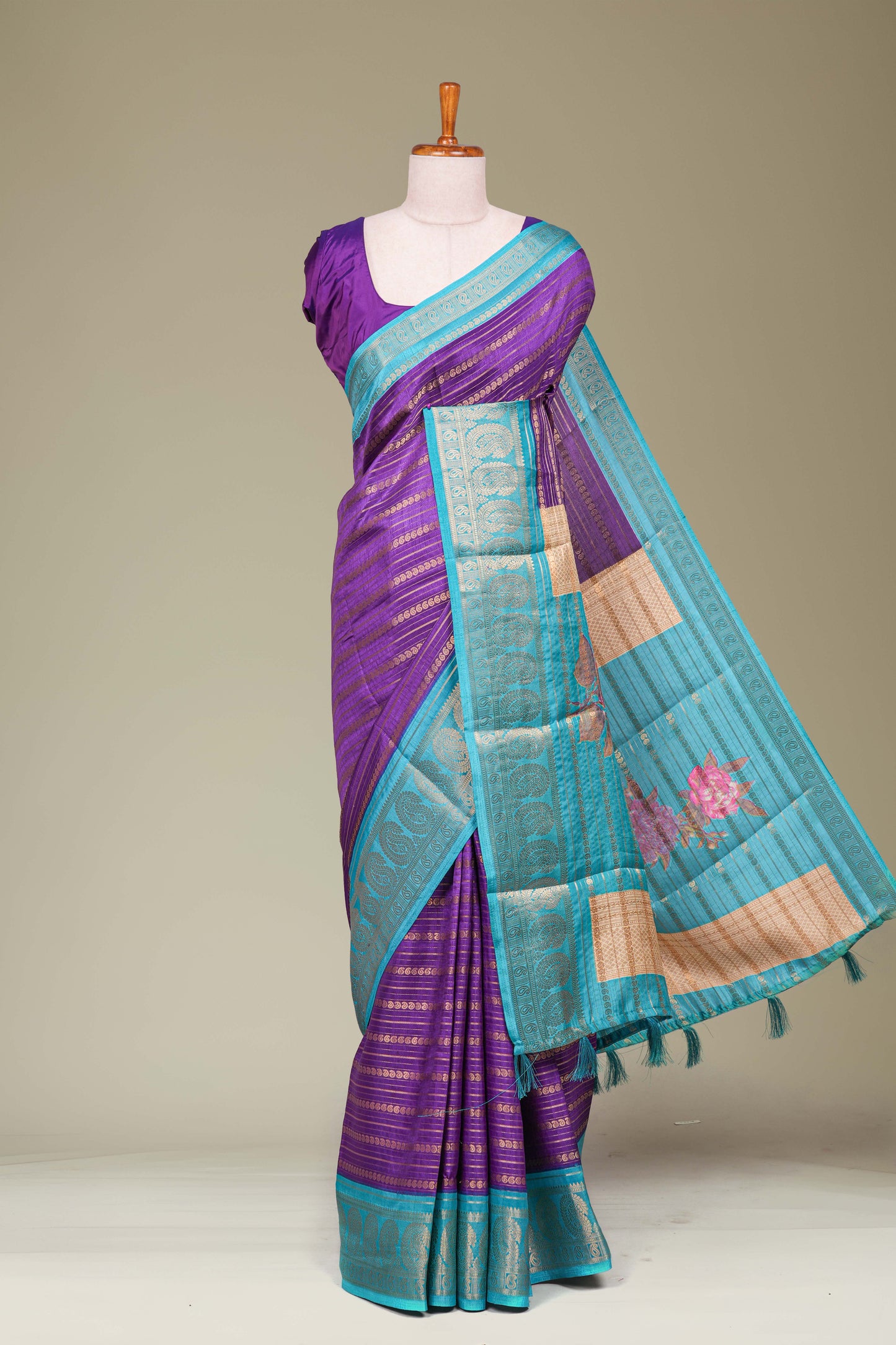 Lavender dola silk mango motif saree
