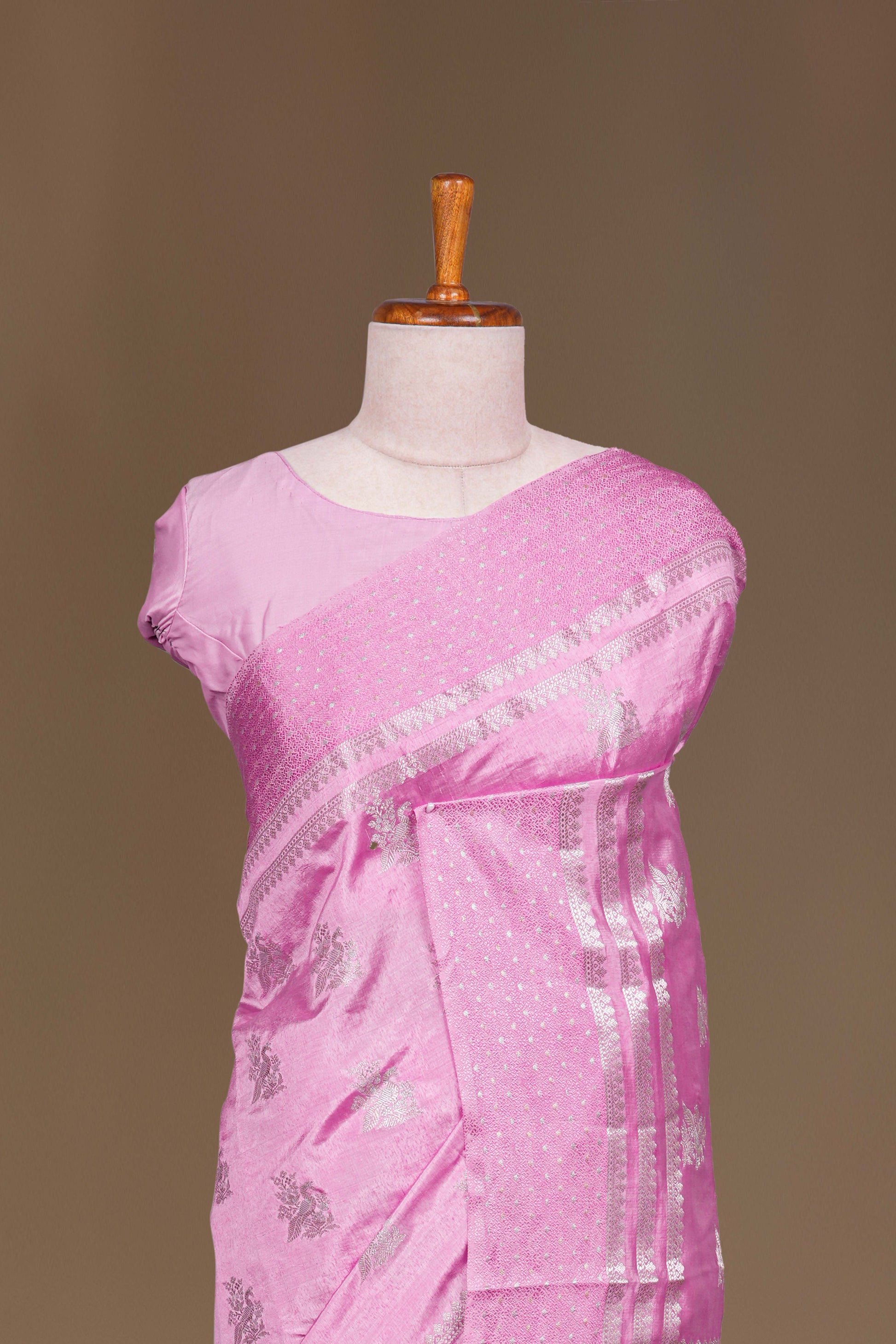 Lavender raw silk floral pallu saree