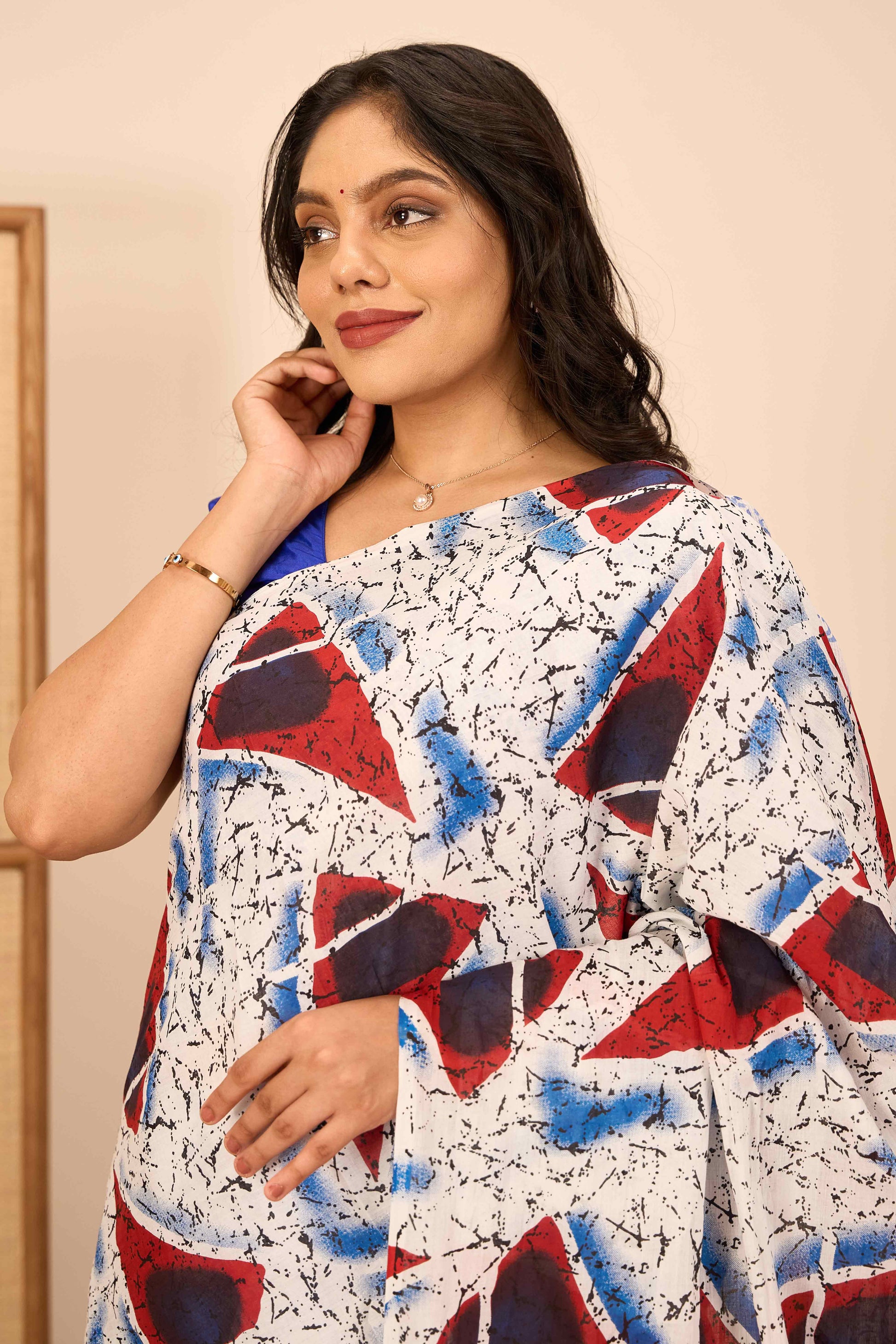 Lightweight mulmul cotton saree