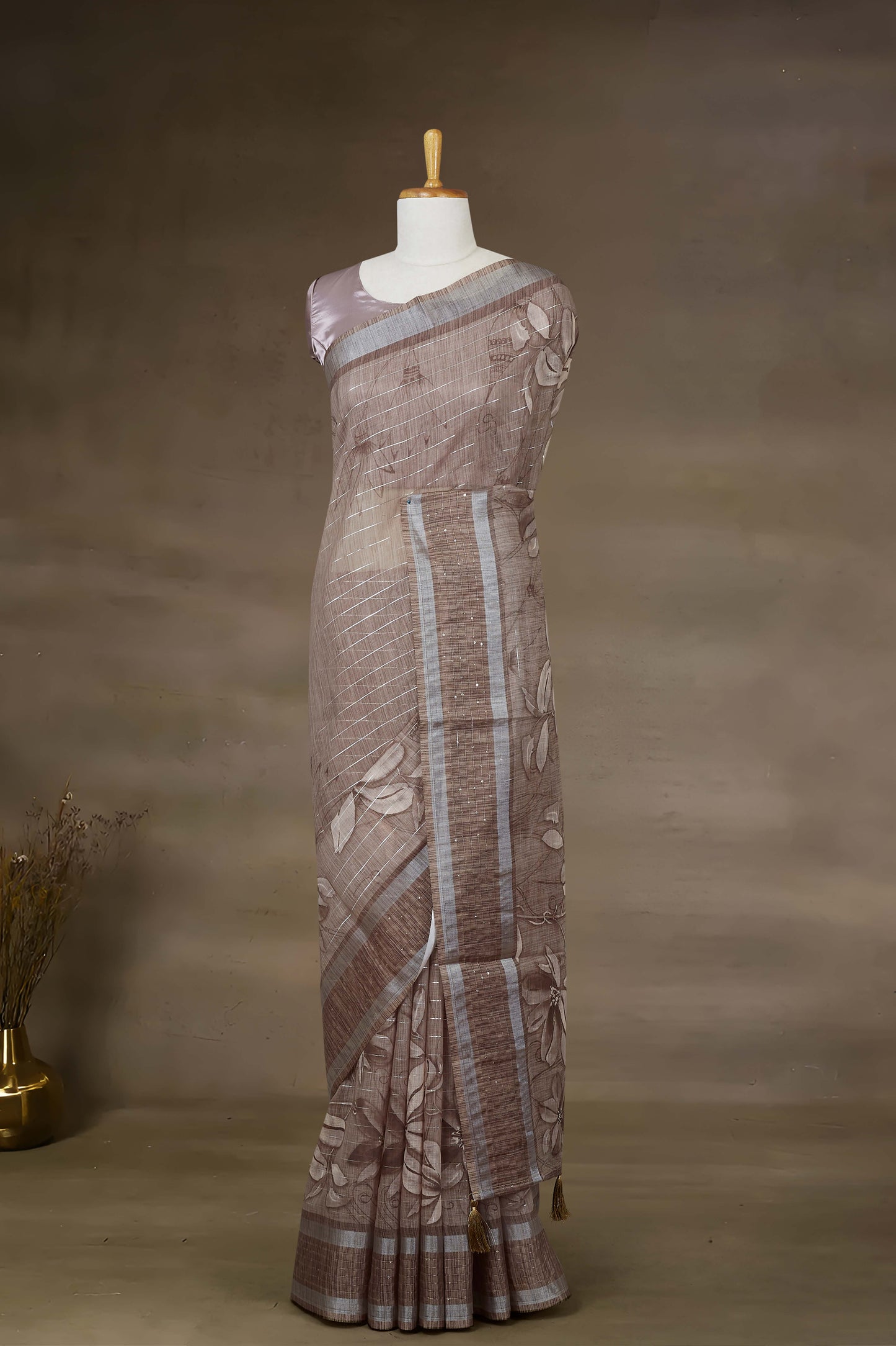 Linen saree with digital print
