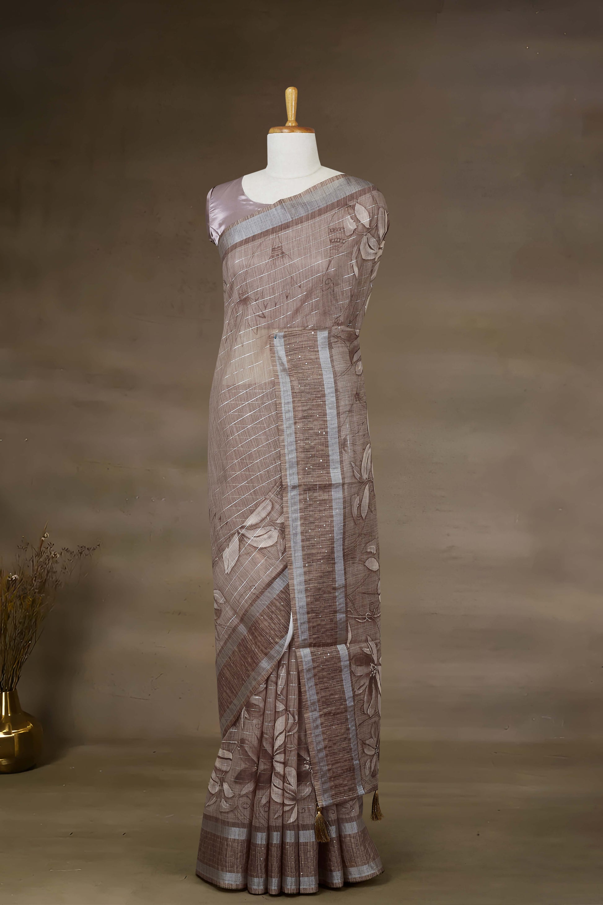 Linen saree with digital print